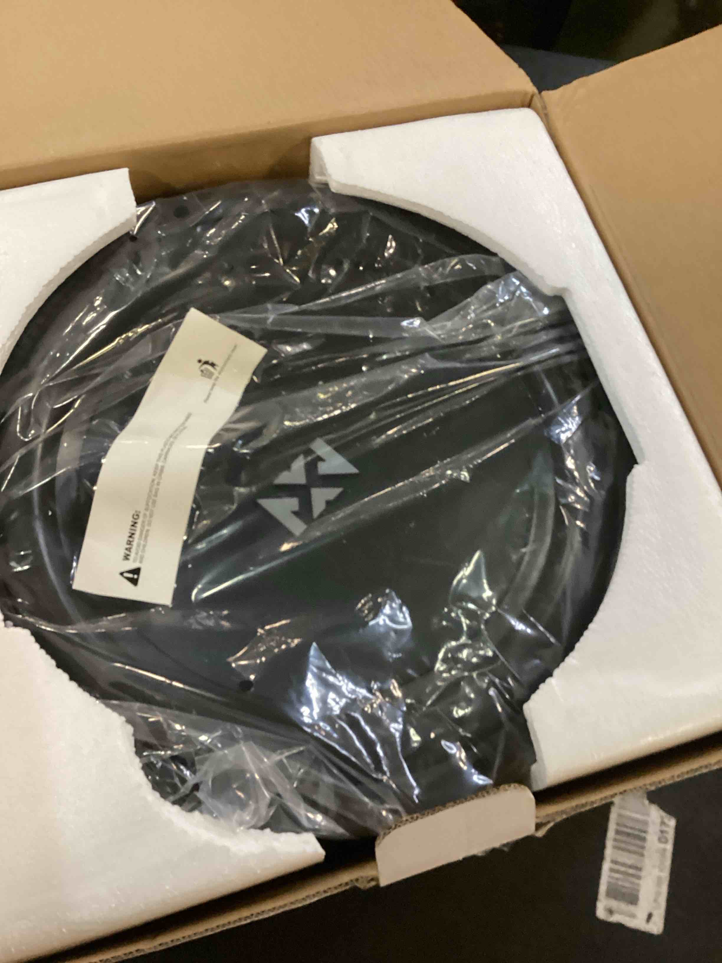 https://s3.amazonaws.com/lotting-images-prod/bidfta/BLU6486772_1719070640915.jpeg