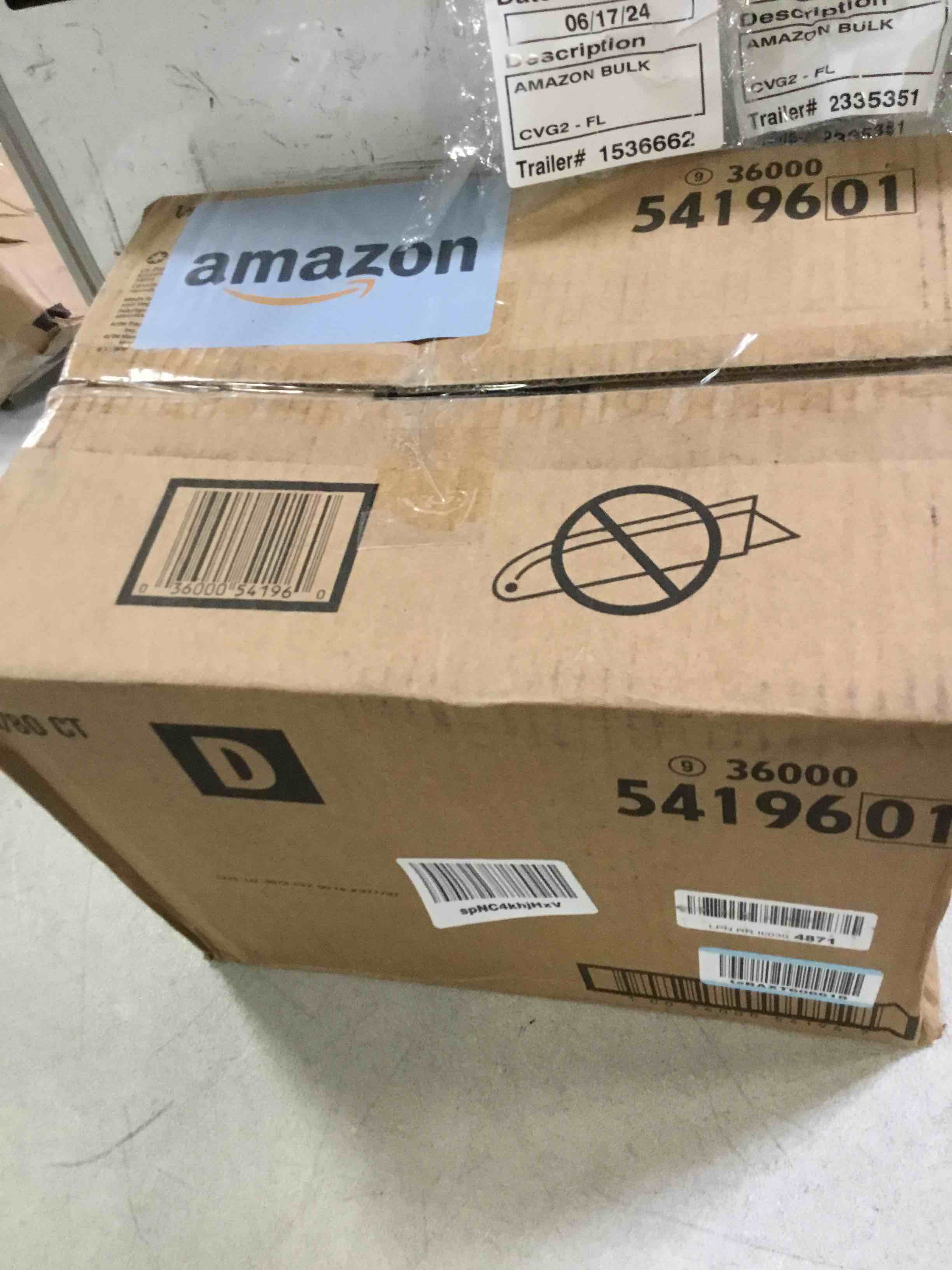 https://s3.amazonaws.com/lotting-images-prod/bidfta/BLU6486962_1719252888965.jpeg