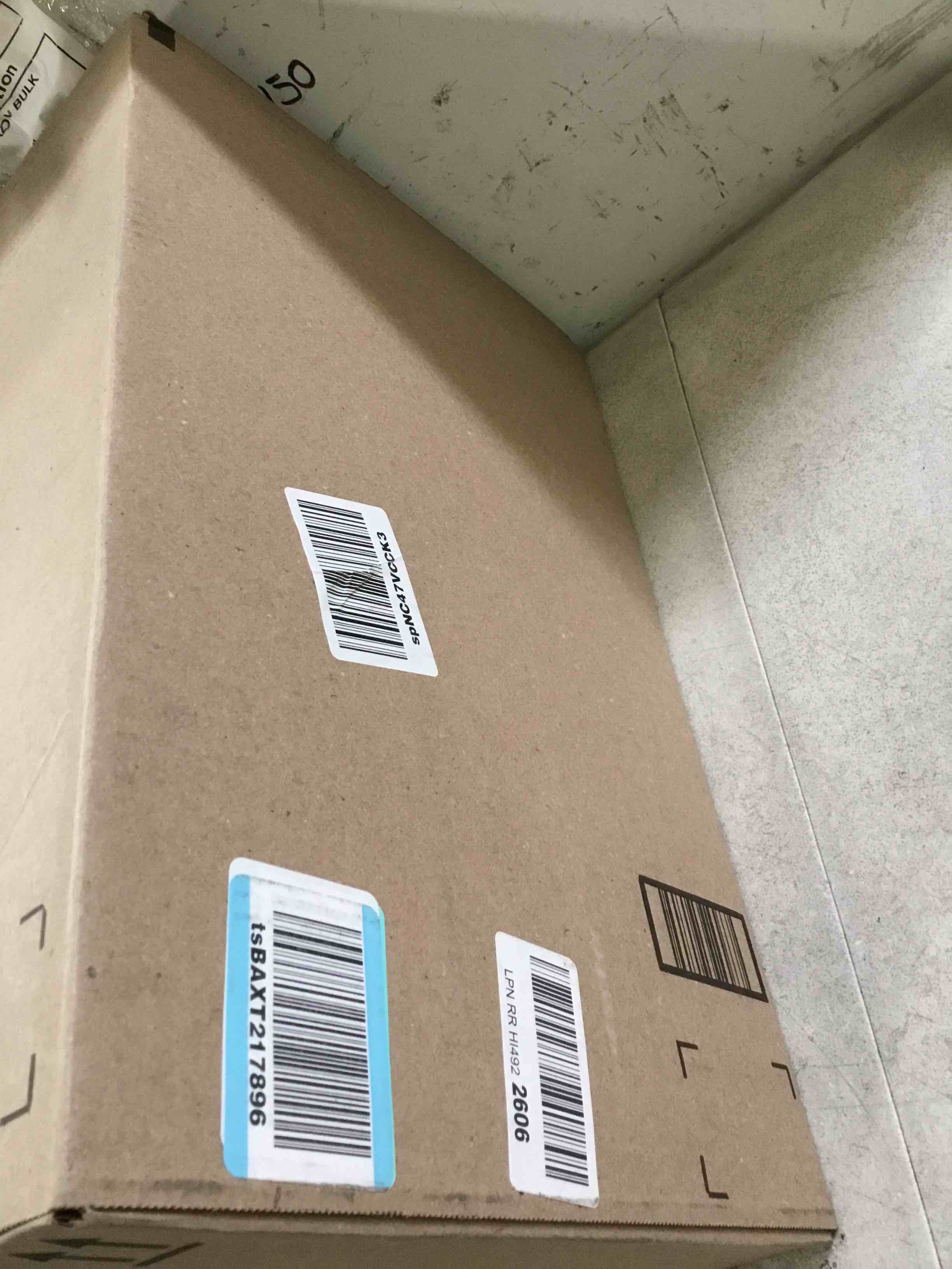 https://s3.amazonaws.com/lotting-images-prod/bidfta/BLU6486972_1719254174025.jpeg