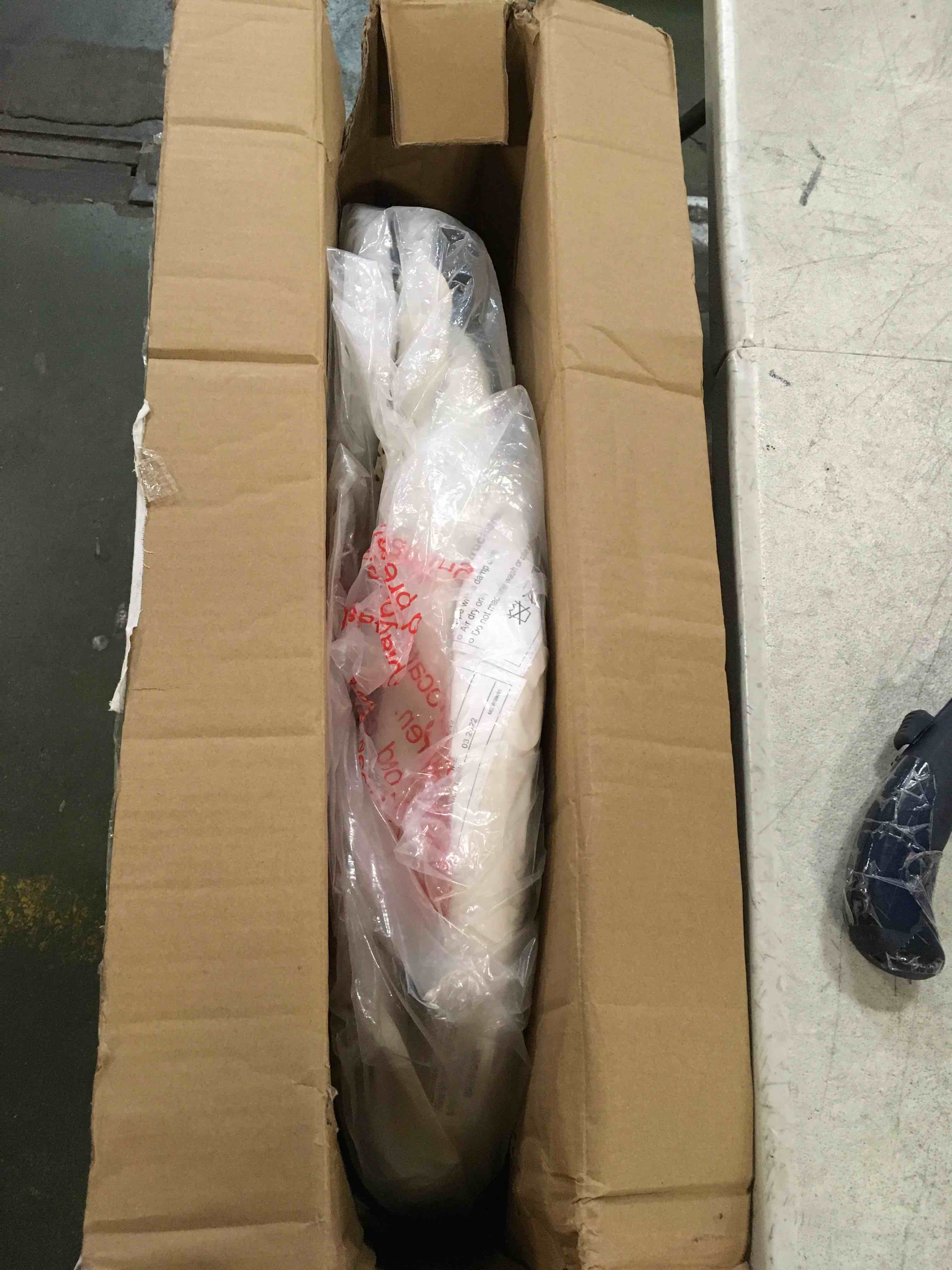 https://s3.amazonaws.com/lotting-images-prod/bidfta/BLU6487124_1719291444303.jpeg