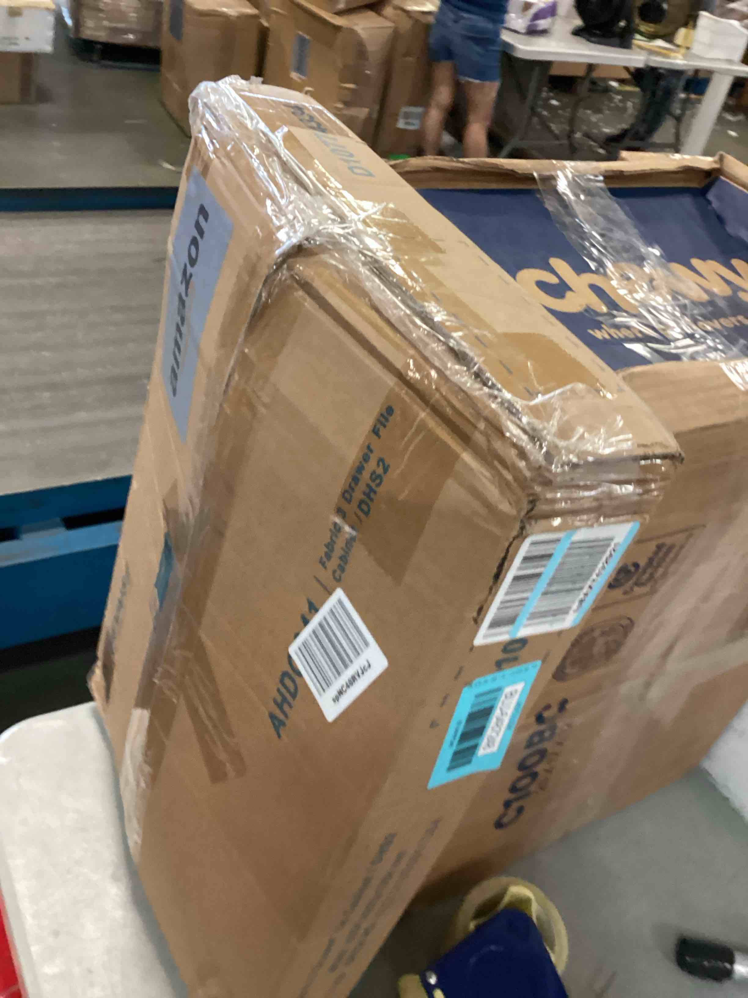 https://s3.amazonaws.com/lotting-images-prod/bidfta/BLU6487248_1719594955277.jpeg