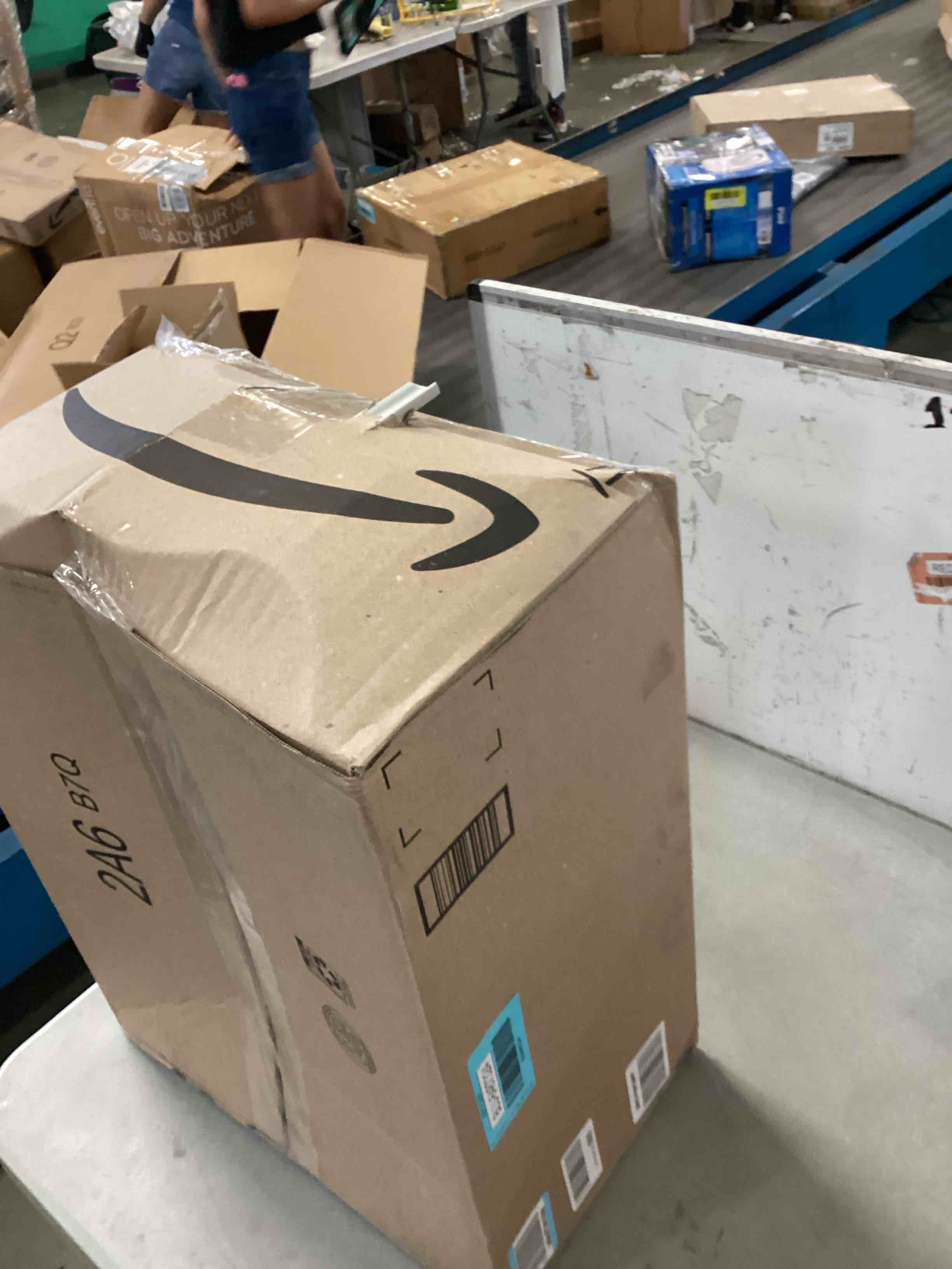 https://s3.amazonaws.com/lotting-images-prod/bidfta/BLU6487324_1719602617155.jpeg