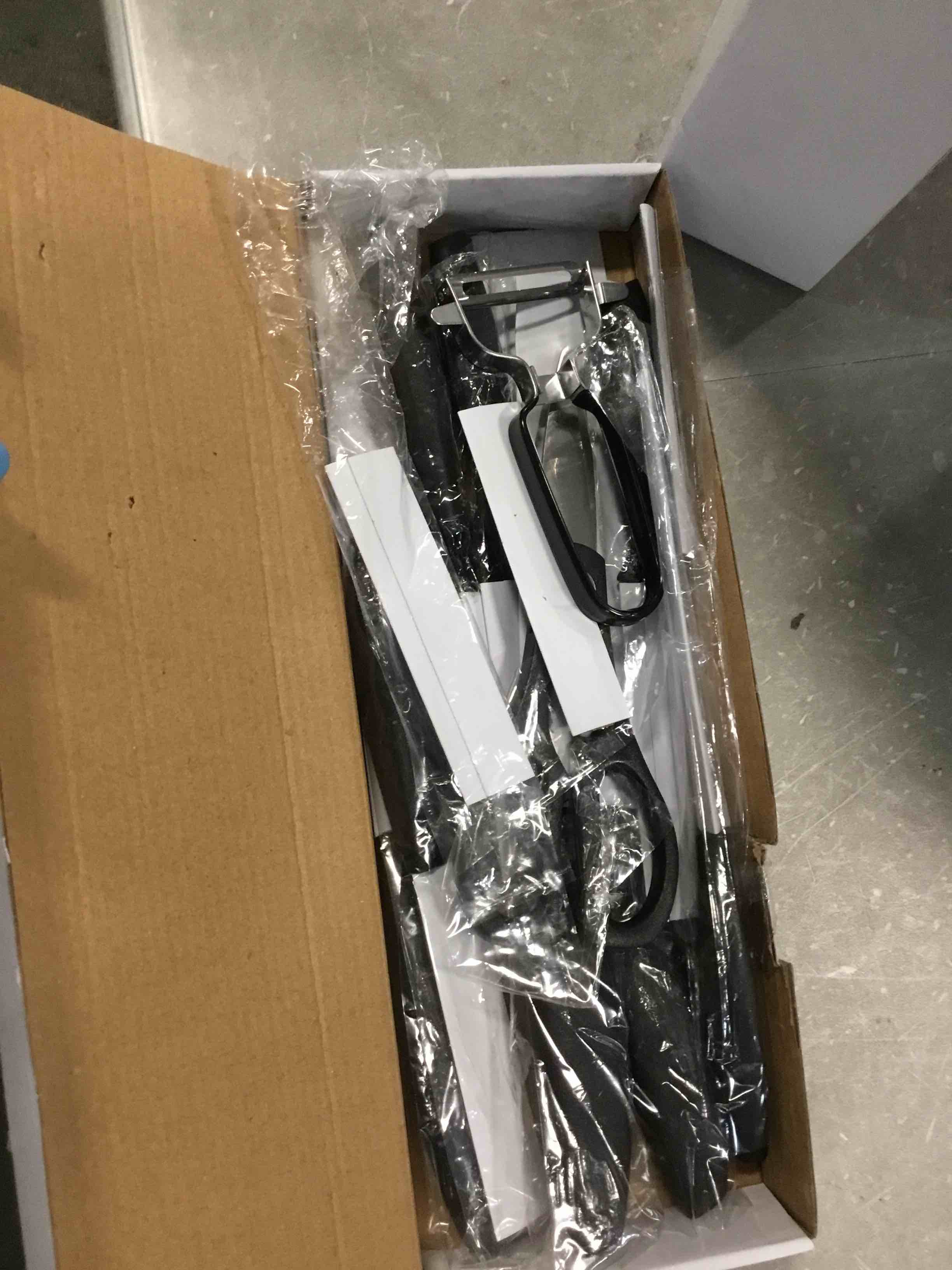 https://s3.amazonaws.com/lotting-images-prod/bidfta/BLU6487426_1719836469382.jpeg