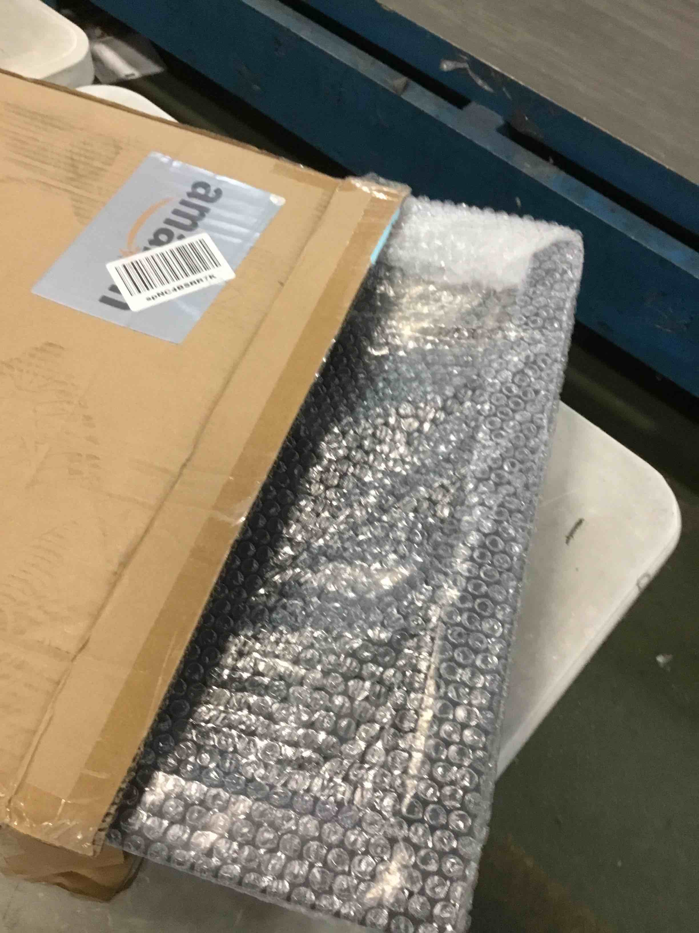 https://s3.amazonaws.com/lotting-images-prod/bidfta/BLU6487467_1719840717343.jpeg
