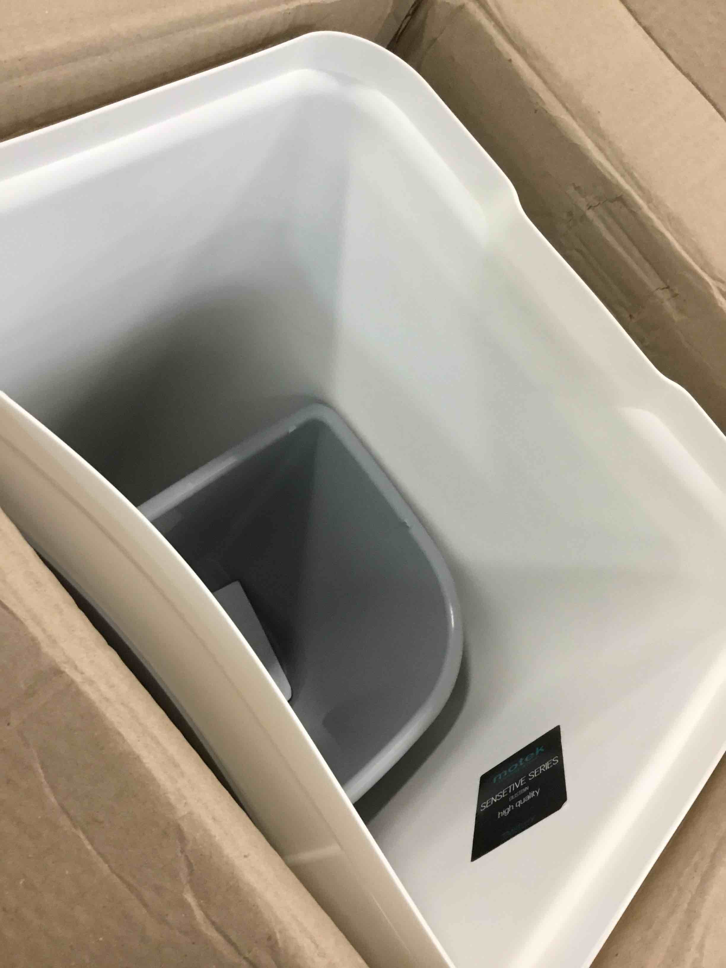 https://s3.amazonaws.com/lotting-images-prod/bidfta/BLU6487520_1719847762208.jpeg