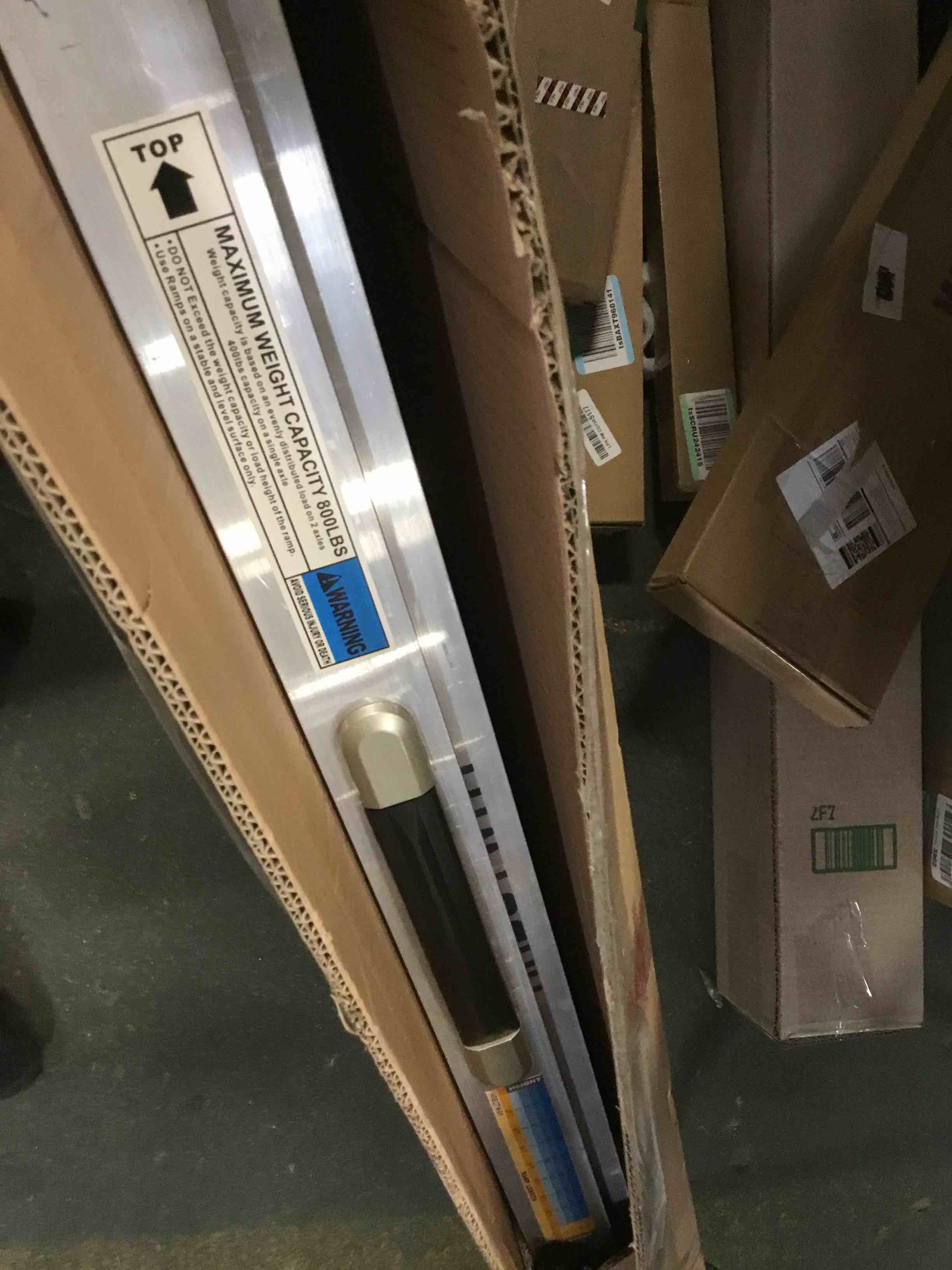 https://s3.amazonaws.com/lotting-images-prod/bidfta/BLU6487524_1719848125087.jpeg