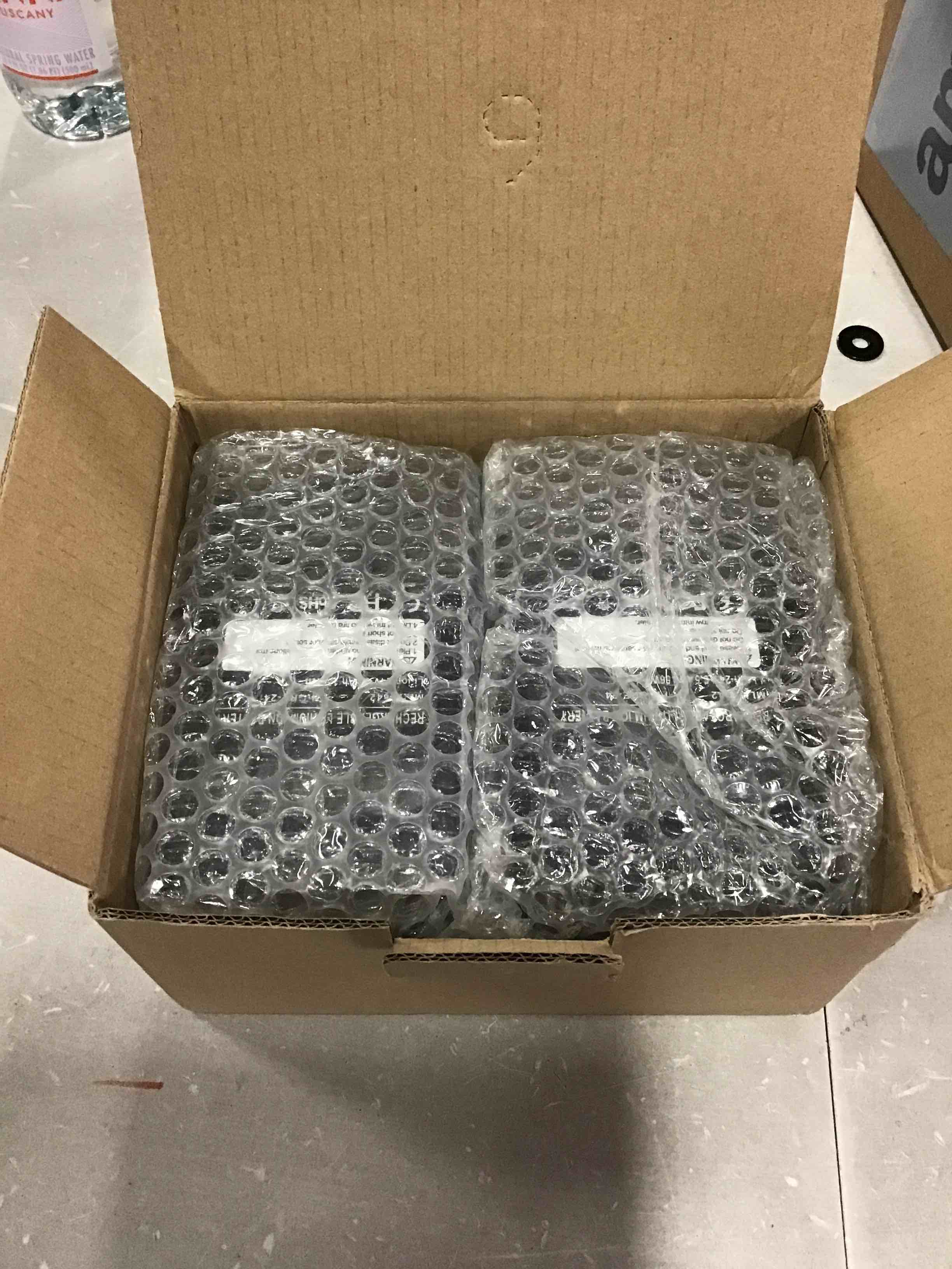 https://s3.amazonaws.com/lotting-images-prod/bidfta/BLU6490029_1719490250573.jpeg