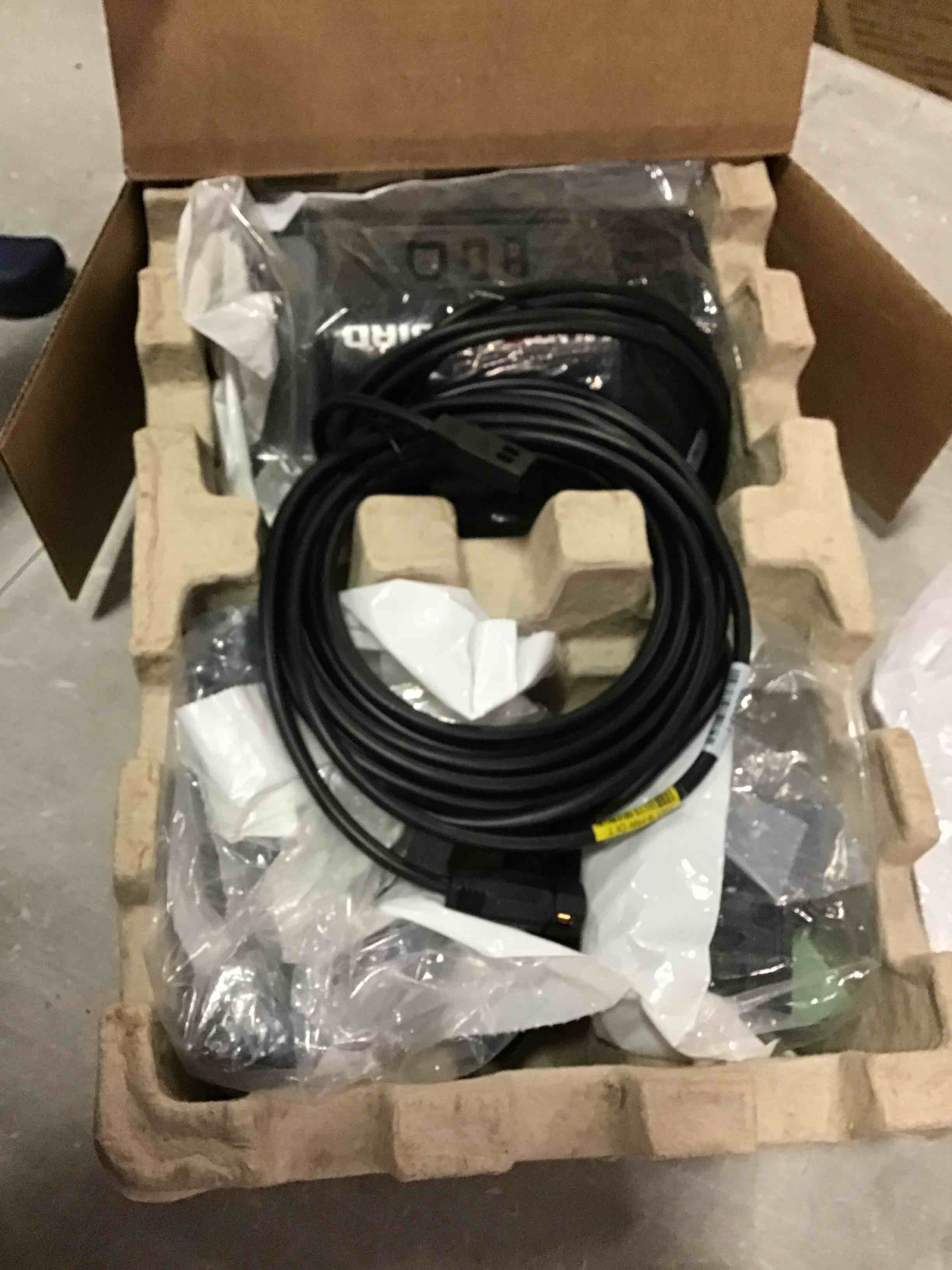 https://s3.amazonaws.com/lotting-images-prod/bidfta/BLU6490804_1719918386639.jpeg