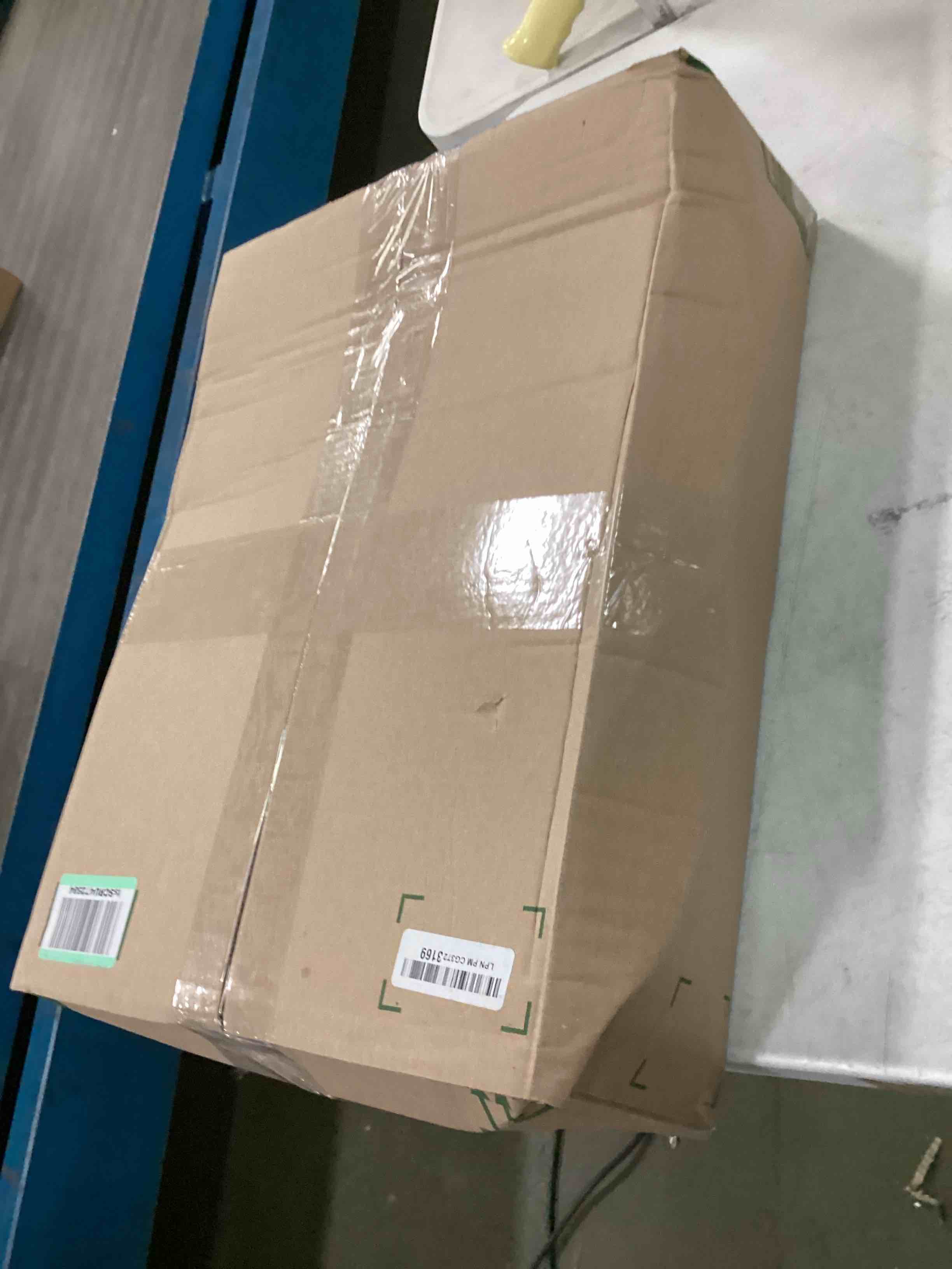 https://s3.amazonaws.com/lotting-images-prod/bidfta/BLU6490988_1719340133490.jpeg