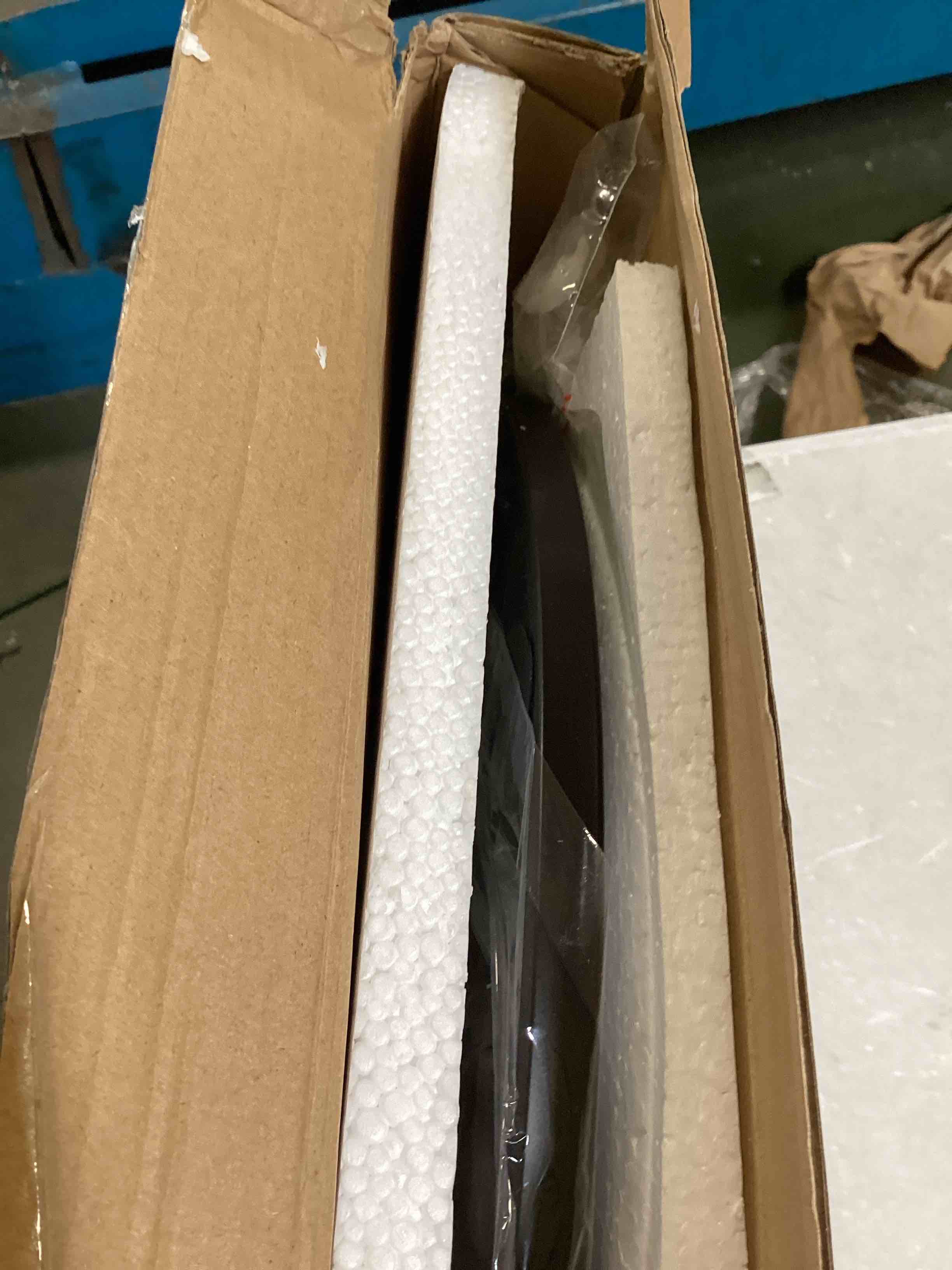 https://s3.amazonaws.com/lotting-images-prod/bidfta/BLU6491454_1719510924955.jpeg