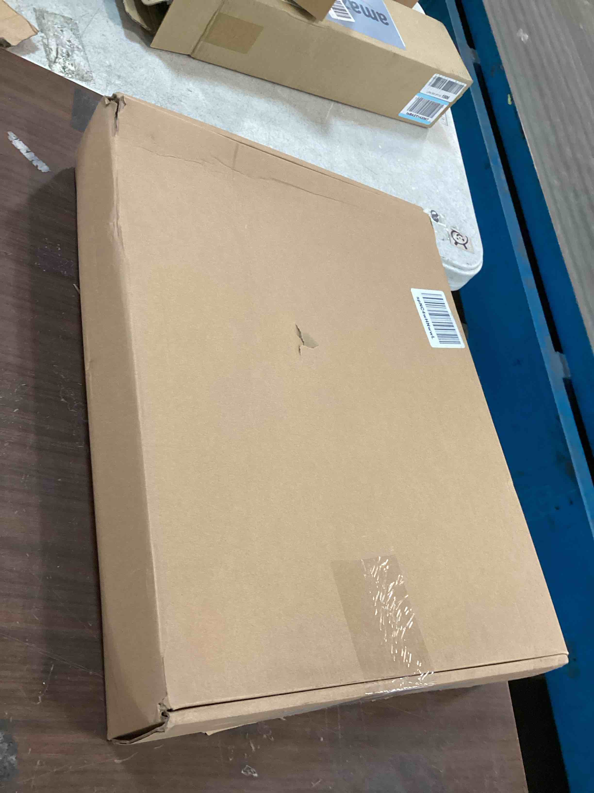 https://s3.amazonaws.com/lotting-images-prod/bidfta/BLU6491533_1719835920853.jpeg