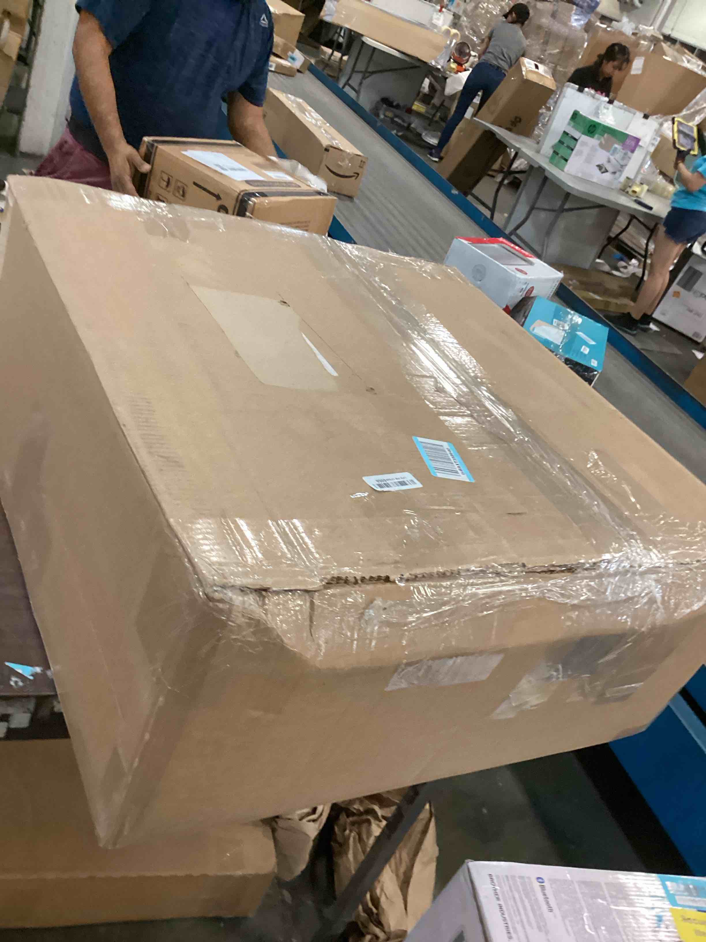 https://s3.amazonaws.com/lotting-images-prod/bidfta/BLU6491576_1719840761446.jpeg