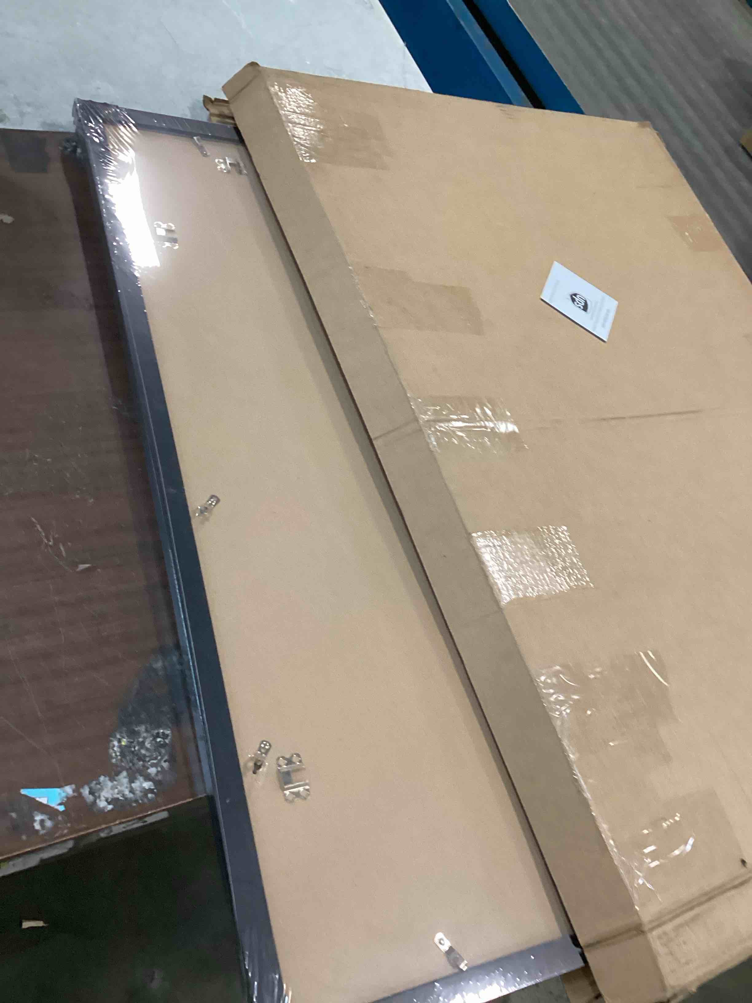https://s3.amazonaws.com/lotting-images-prod/bidfta/BLU6491643_1719848881461.jpeg