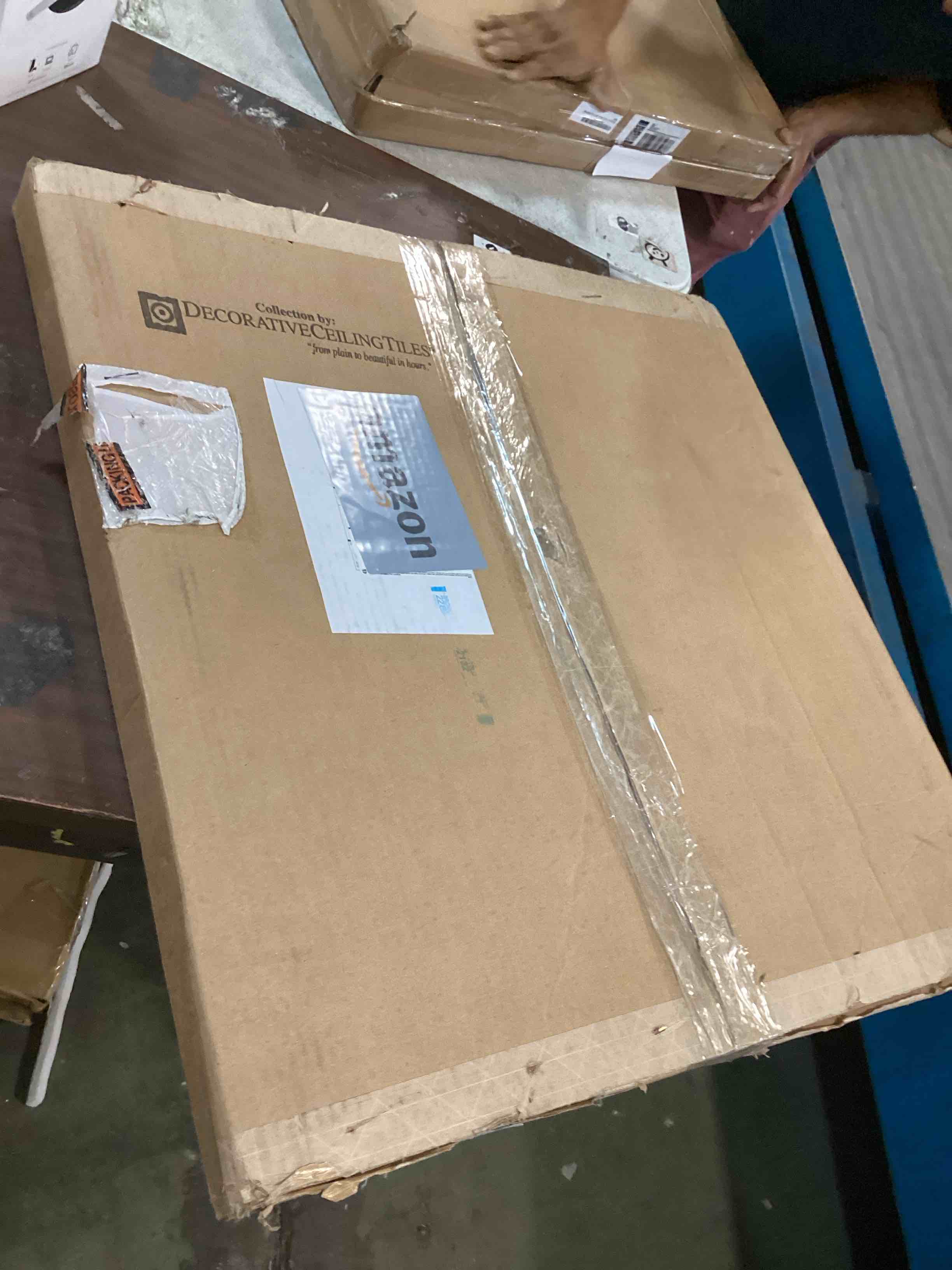https://s3.amazonaws.com/lotting-images-prod/bidfta/BLU6491673_1719855709565.jpeg