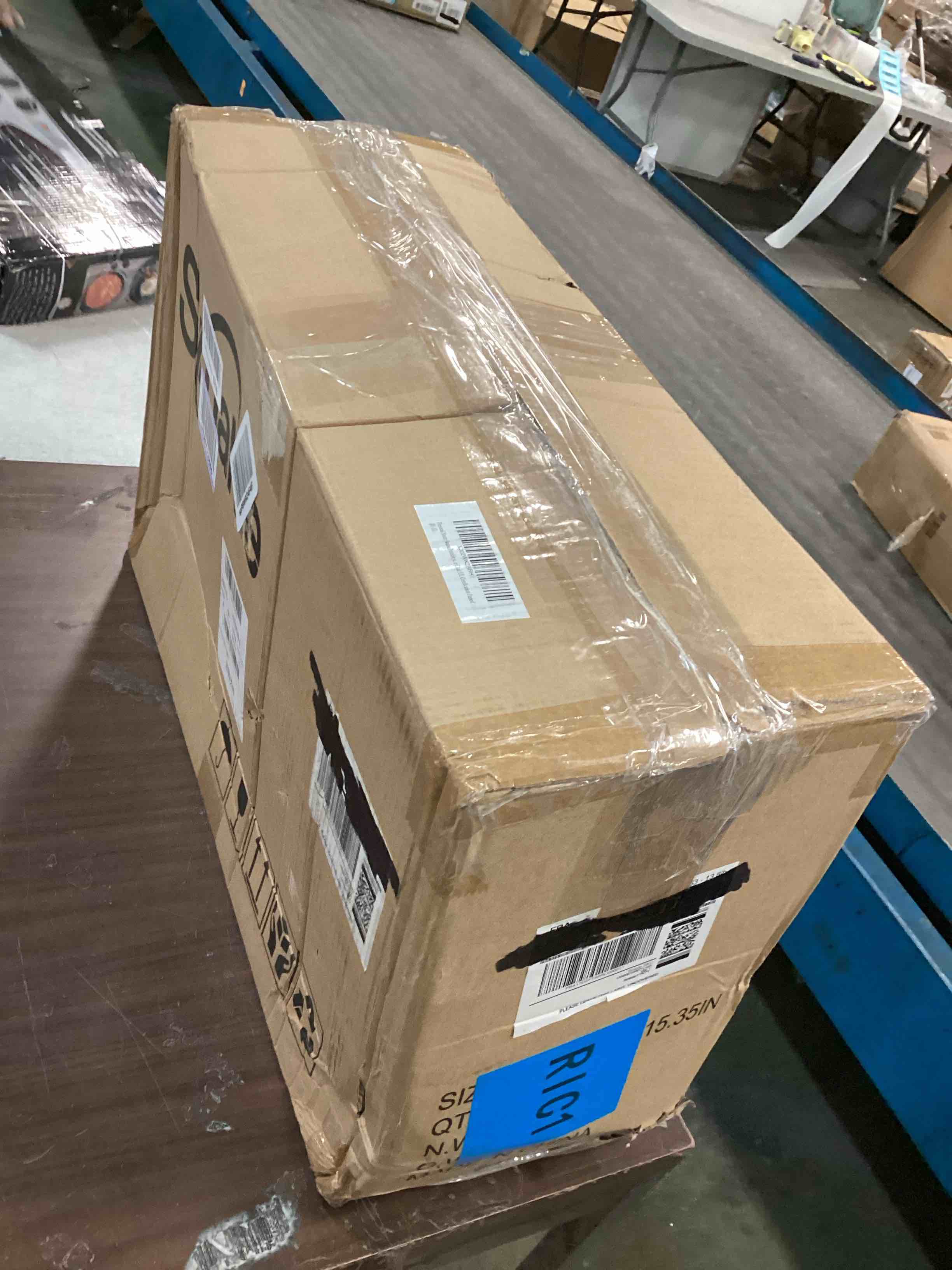 https://s3.amazonaws.com/lotting-images-prod/bidfta/BLU6491710_1719860269007.jpeg