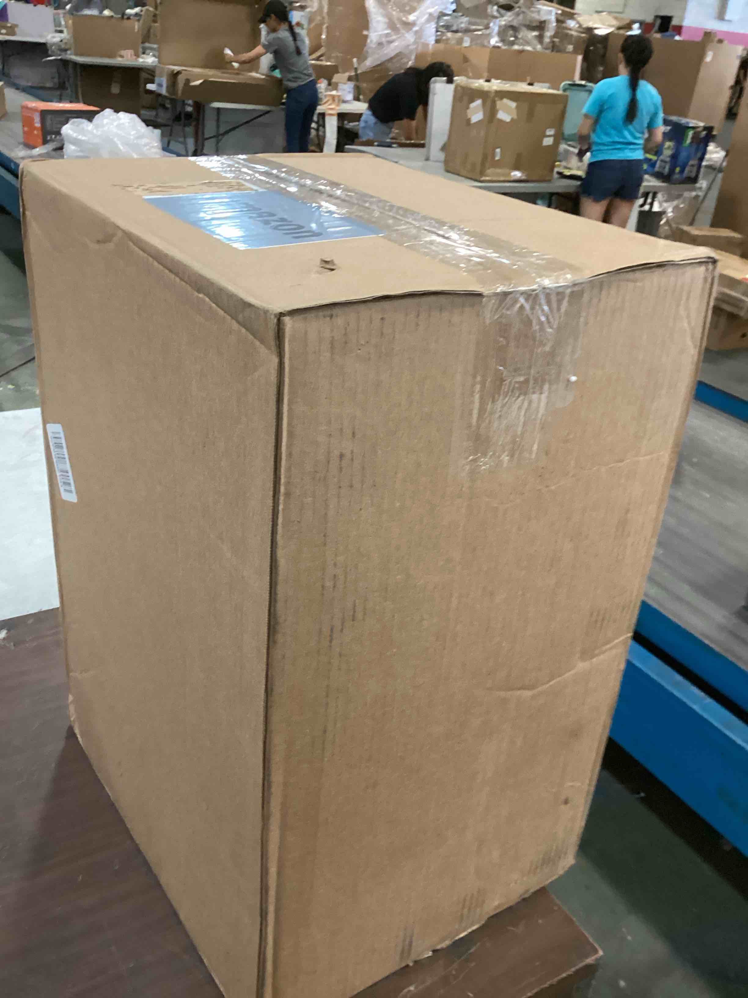 https://s3.amazonaws.com/lotting-images-prod/bidfta/BLU6491728_1719864111659.jpeg