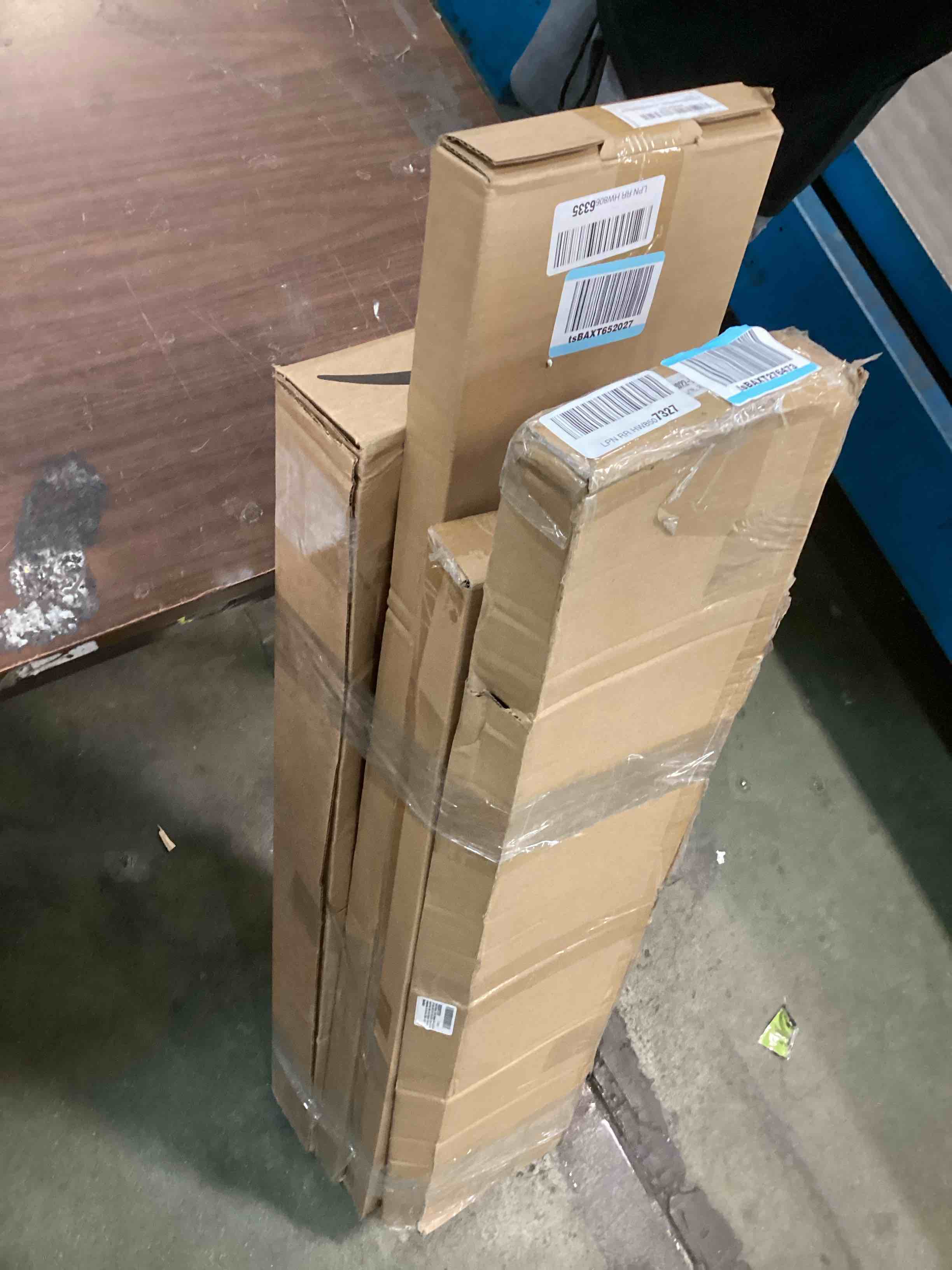 https://s3.amazonaws.com/lotting-images-prod/bidfta/BLU6491738_1719865209638.jpeg