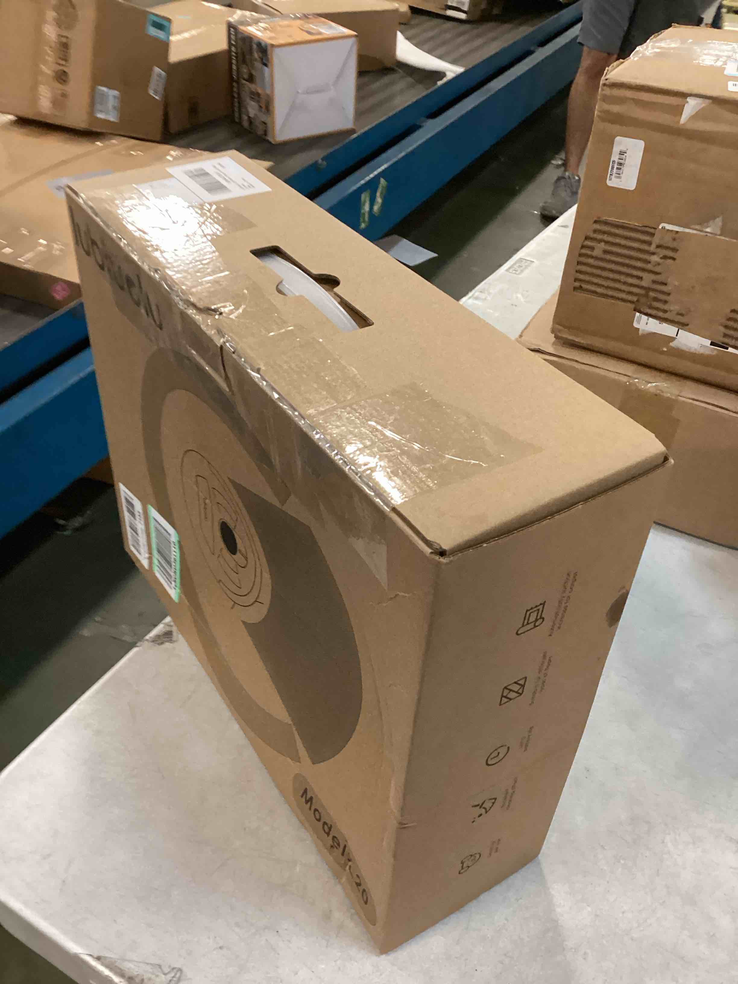 https://s3.amazonaws.com/lotting-images-prod/bidfta/BLU6491767_1719922146869.jpeg