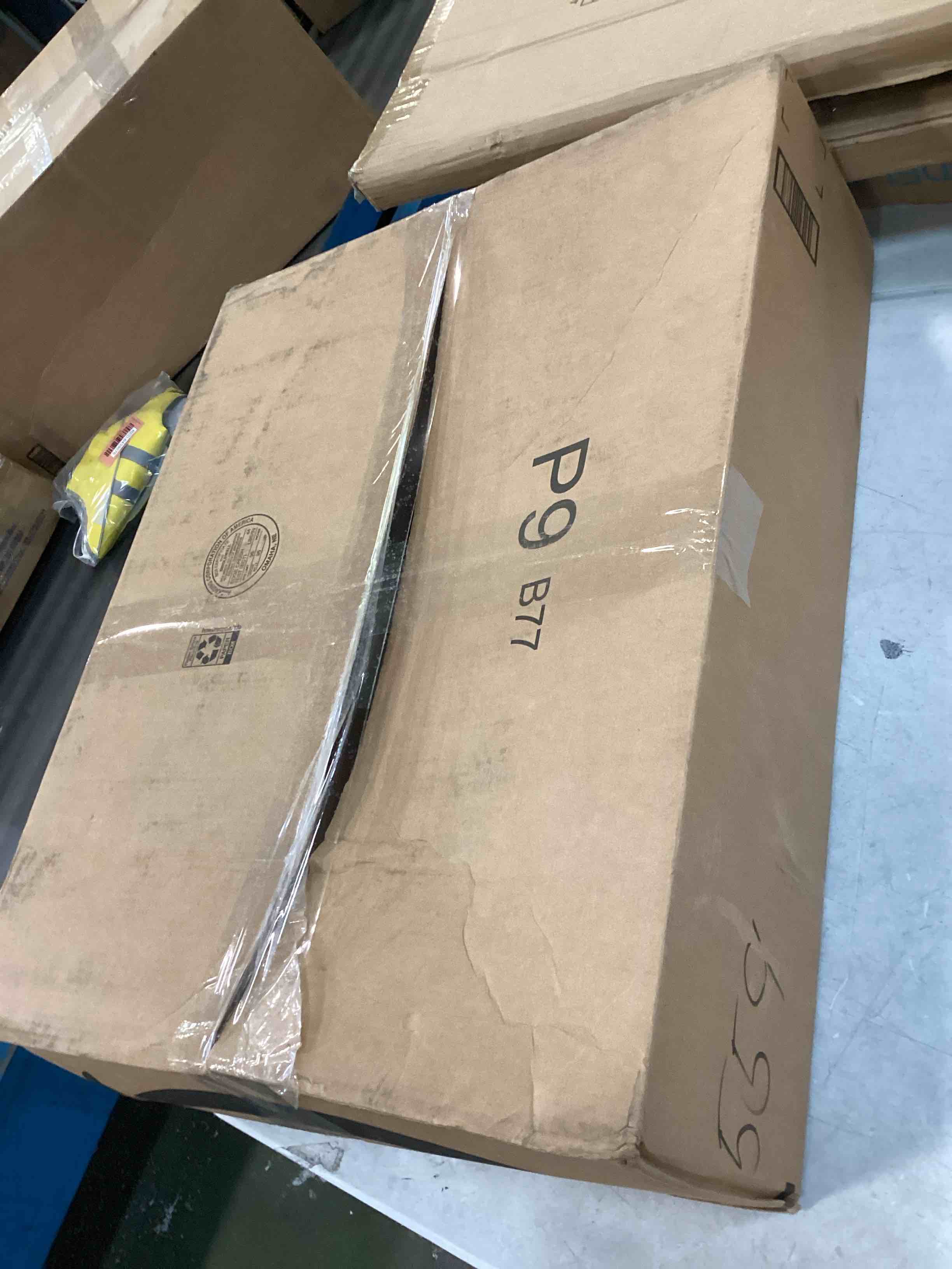 https://s3.amazonaws.com/lotting-images-prod/bidfta/BLU6491883_1719941702841.jpeg