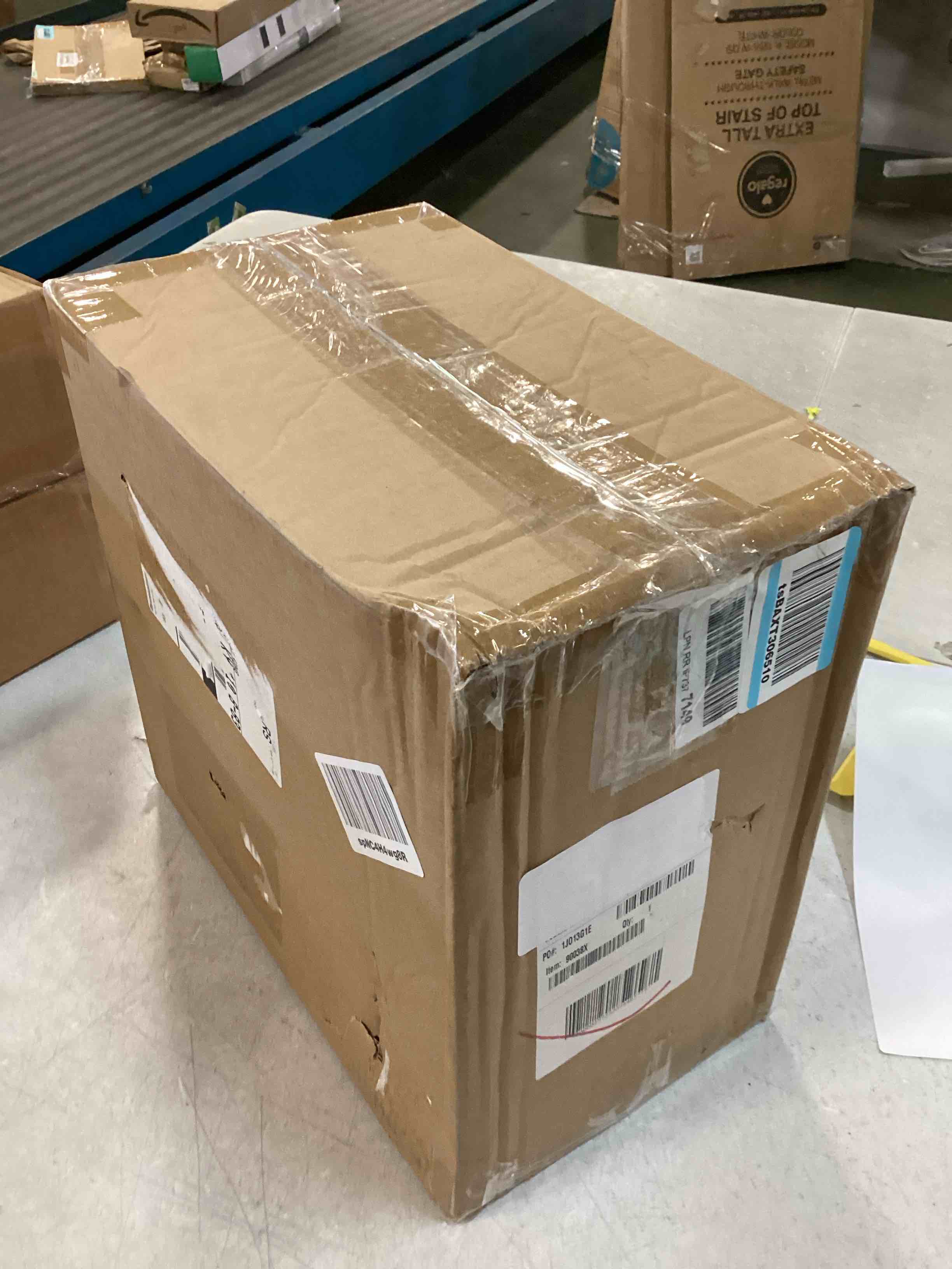 https://s3.amazonaws.com/lotting-images-prod/bidfta/BLU6491922_1719946118241.jpeg