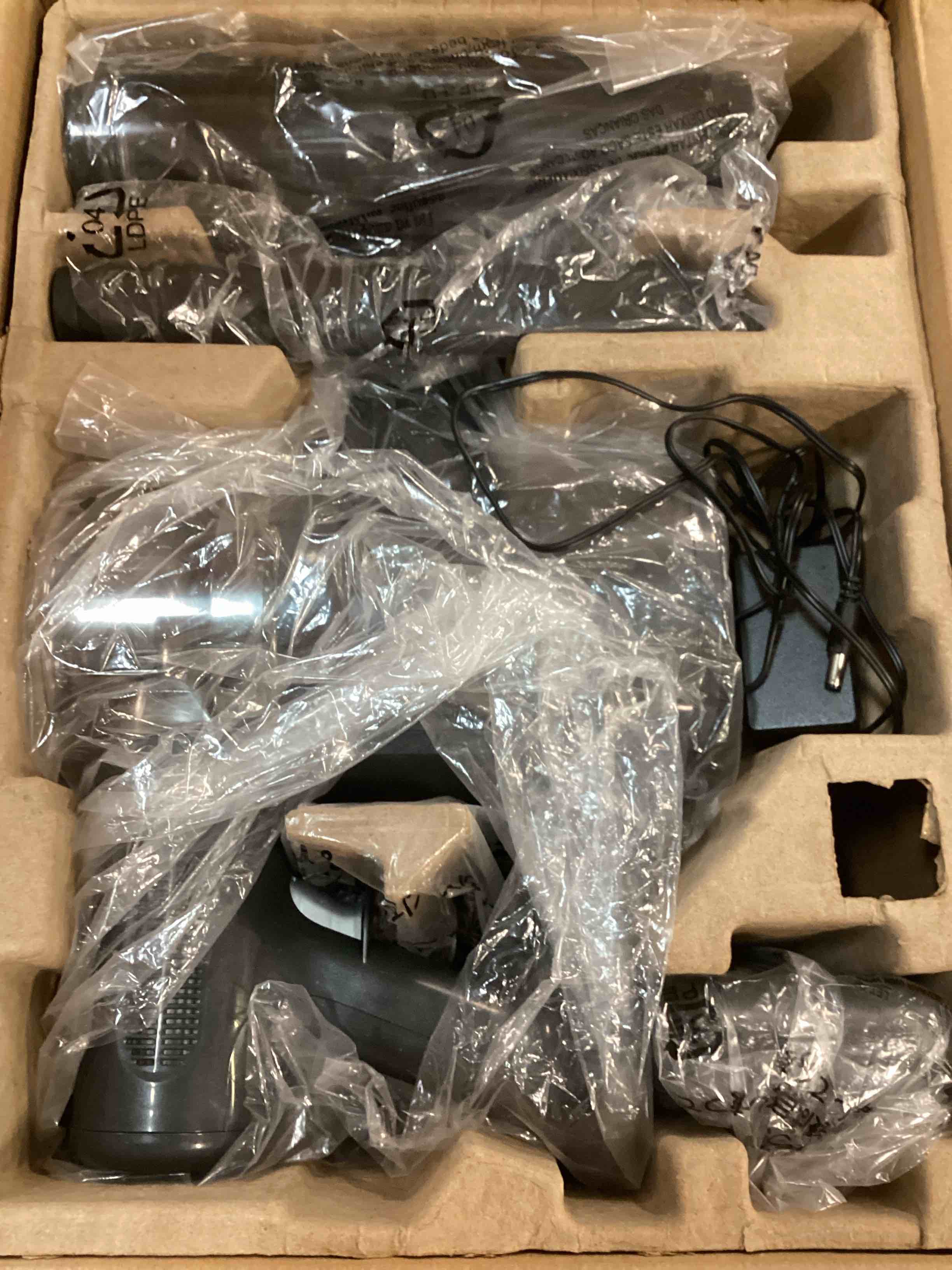 https://s3.amazonaws.com/lotting-images-prod/bidfta/BLU6491993_1720005970156.jpeg