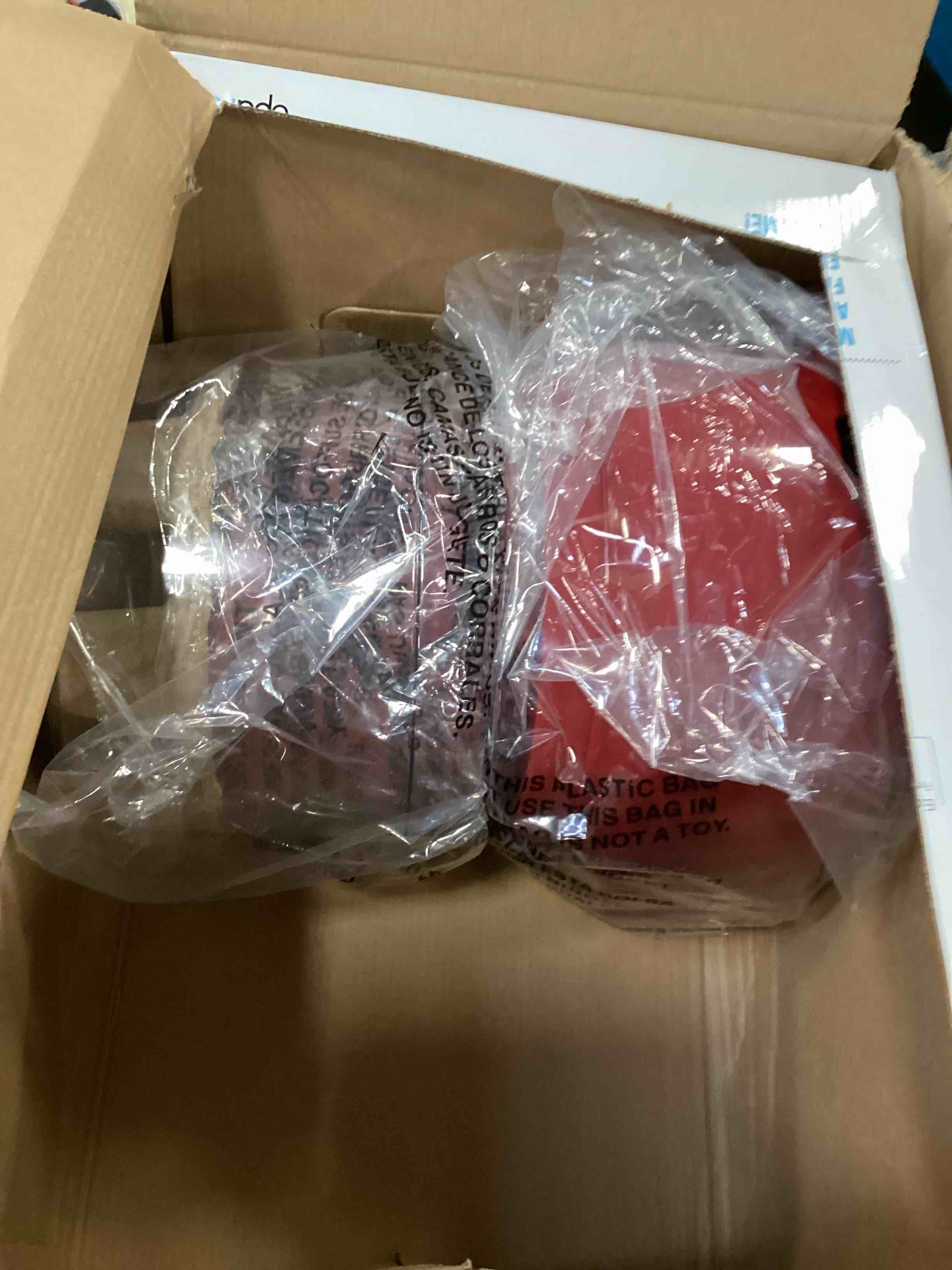 https://s3.amazonaws.com/lotting-images-prod/bidfta/BLU6492279_1720618393866.jpeg