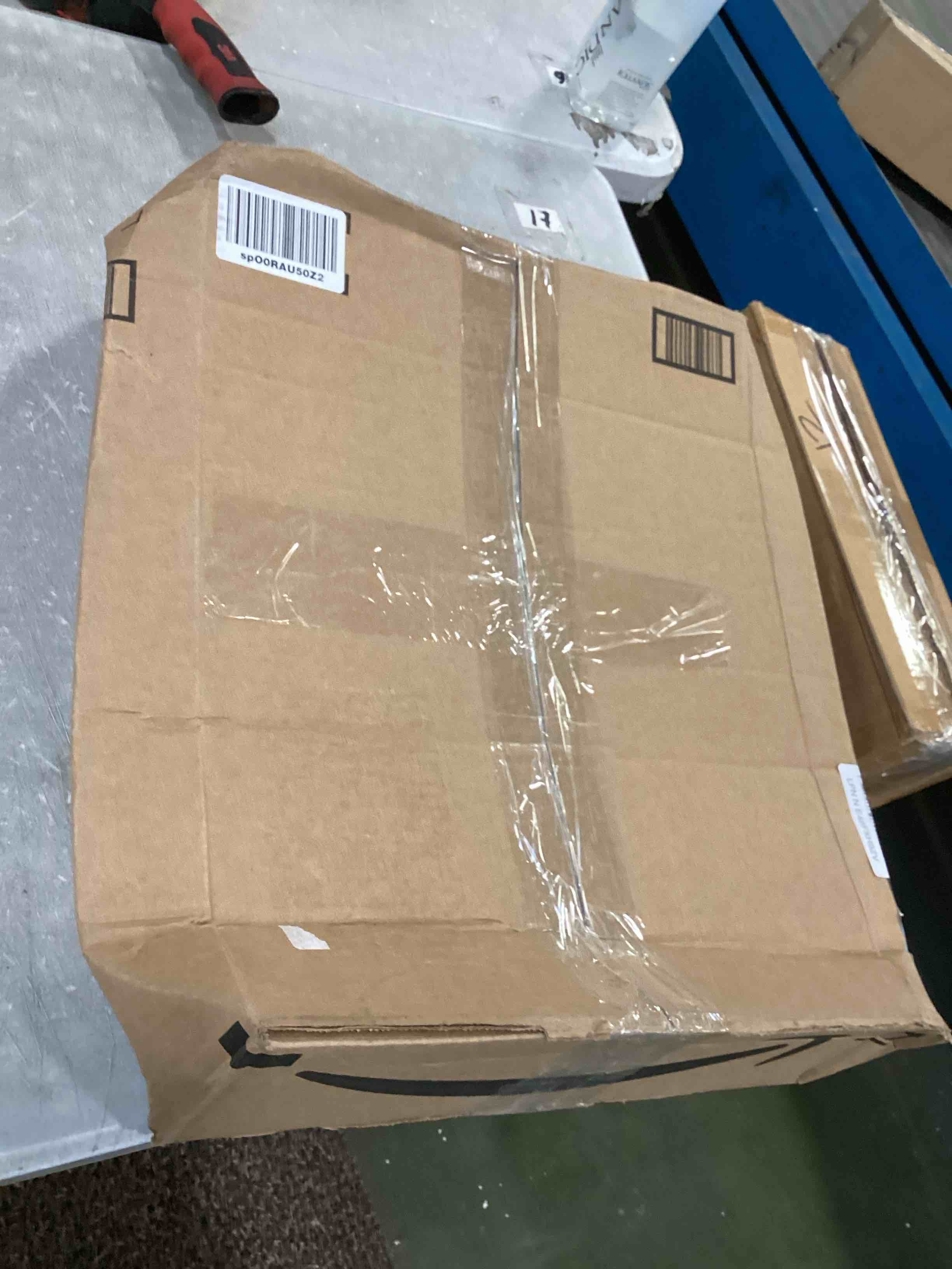 https://s3.amazonaws.com/lotting-images-prod/bidfta/BLU6492302_1720623300772.jpeg