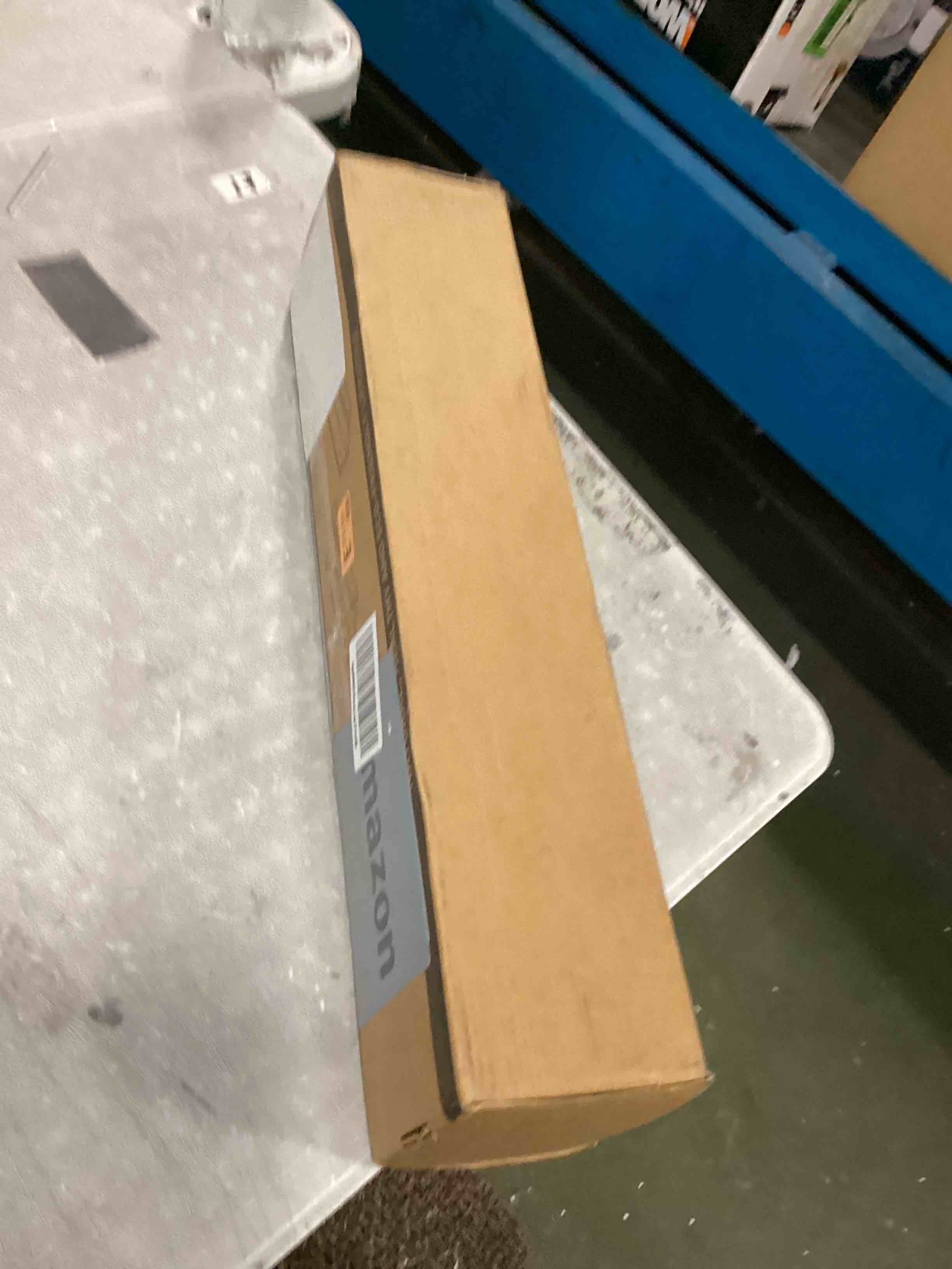 https://s3.amazonaws.com/lotting-images-prod/bidfta/BLU6492308_1720623704025.jpeg