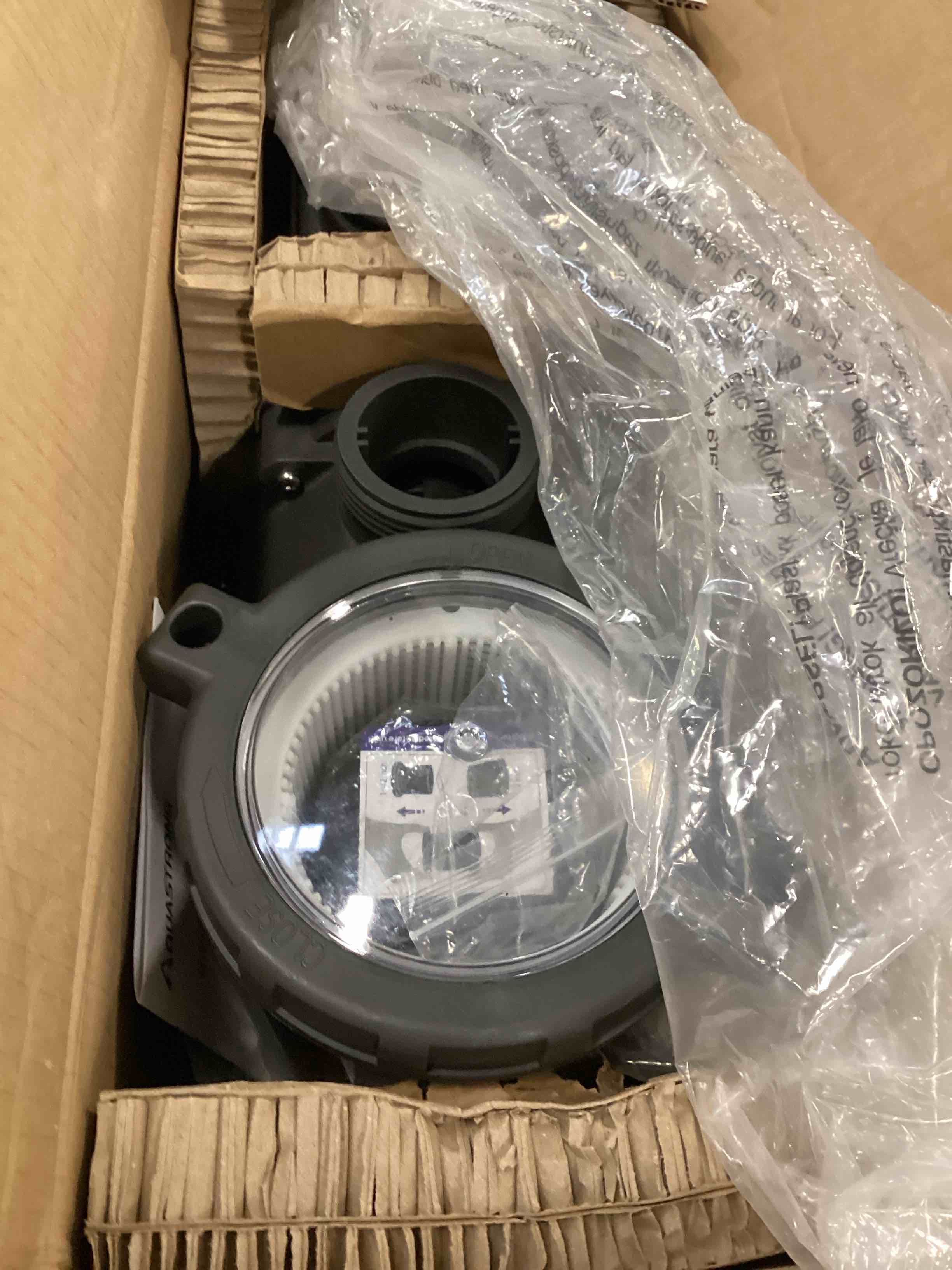 https://s3.amazonaws.com/lotting-images-prod/bidfta/BLU6492314_1720624270768.jpeg