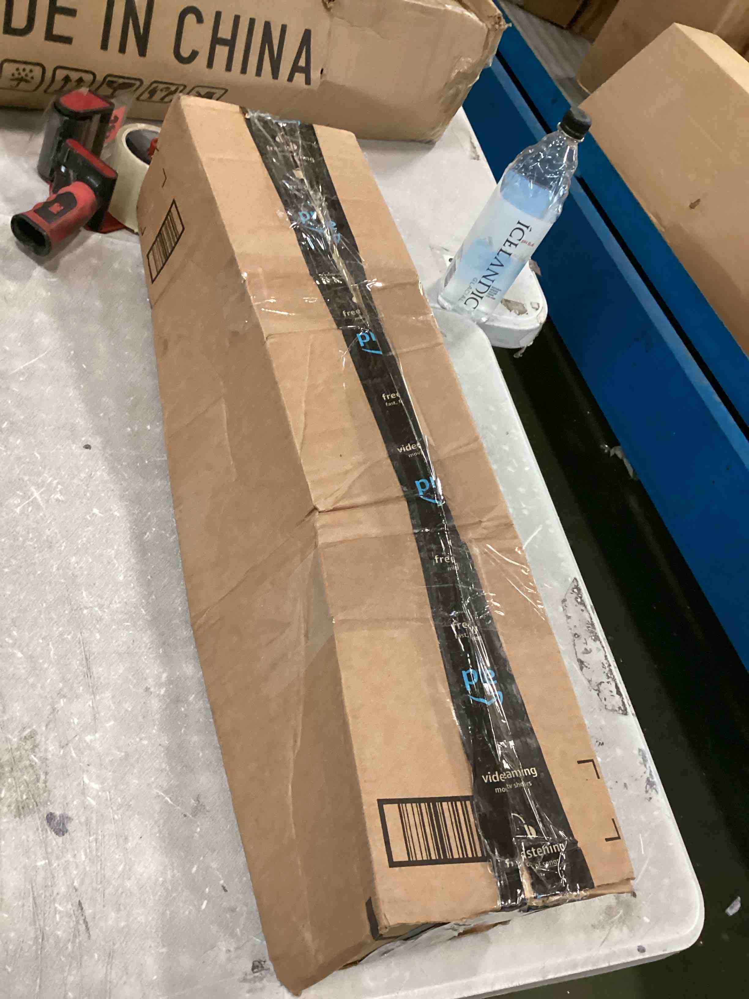 https://s3.amazonaws.com/lotting-images-prod/bidfta/BLU6492320_1720624914208.jpeg