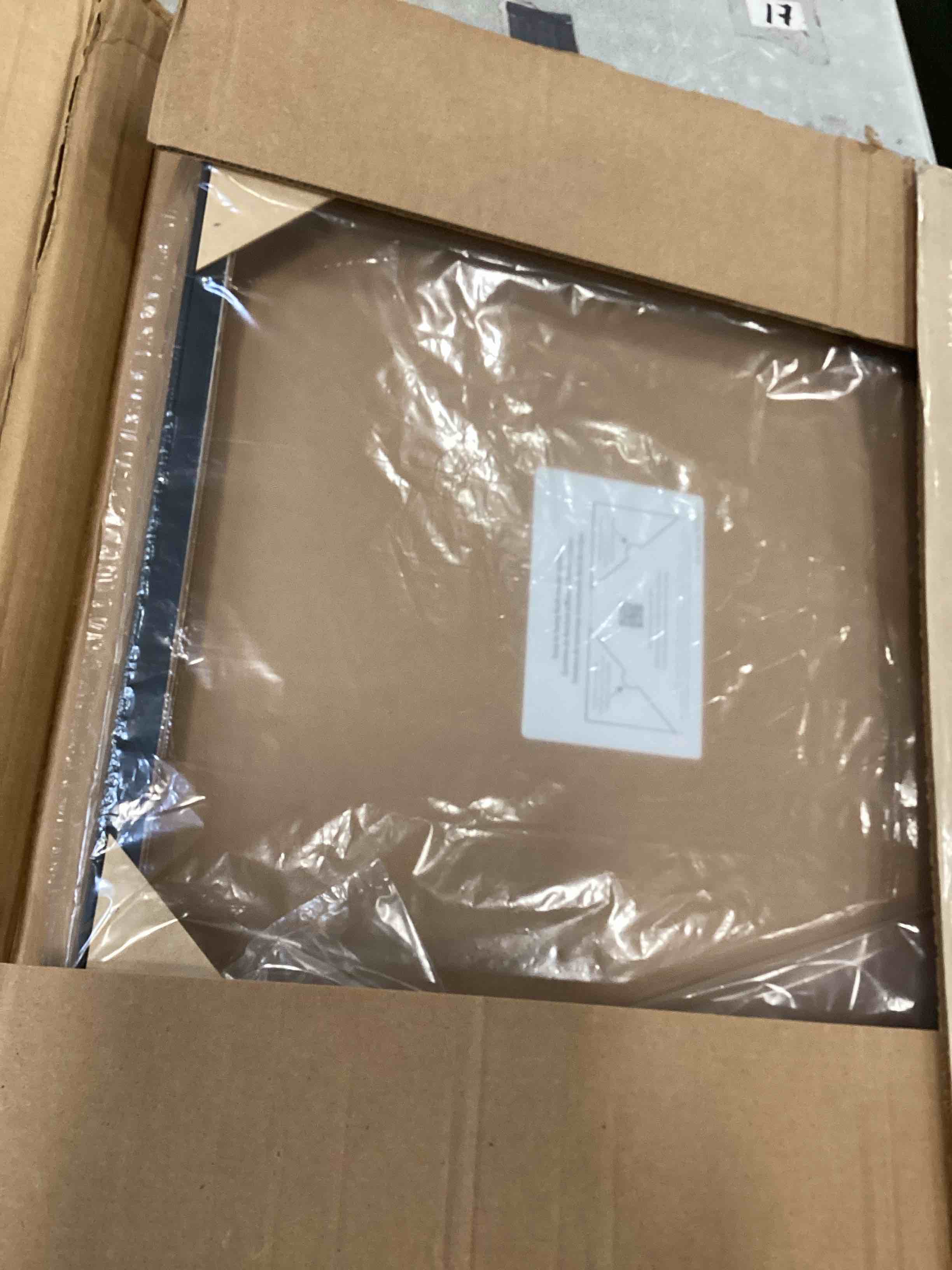 https://s3.amazonaws.com/lotting-images-prod/bidfta/BLU6492418_1720639637261.jpeg