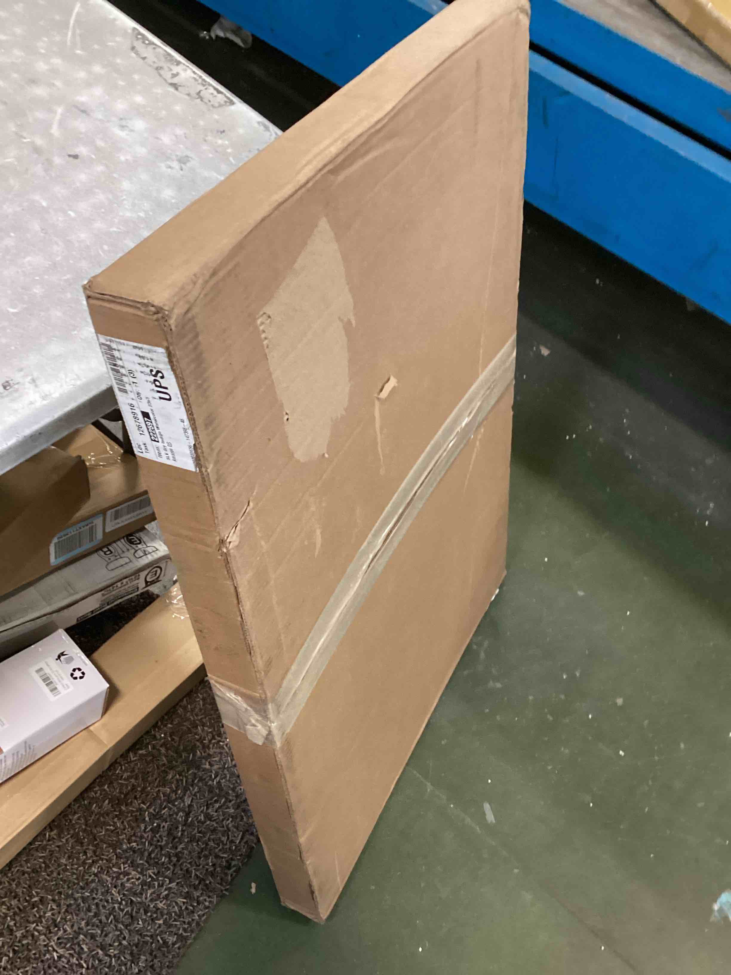 https://s3.amazonaws.com/lotting-images-prod/bidfta/BLU6492418_1720639653293.jpeg