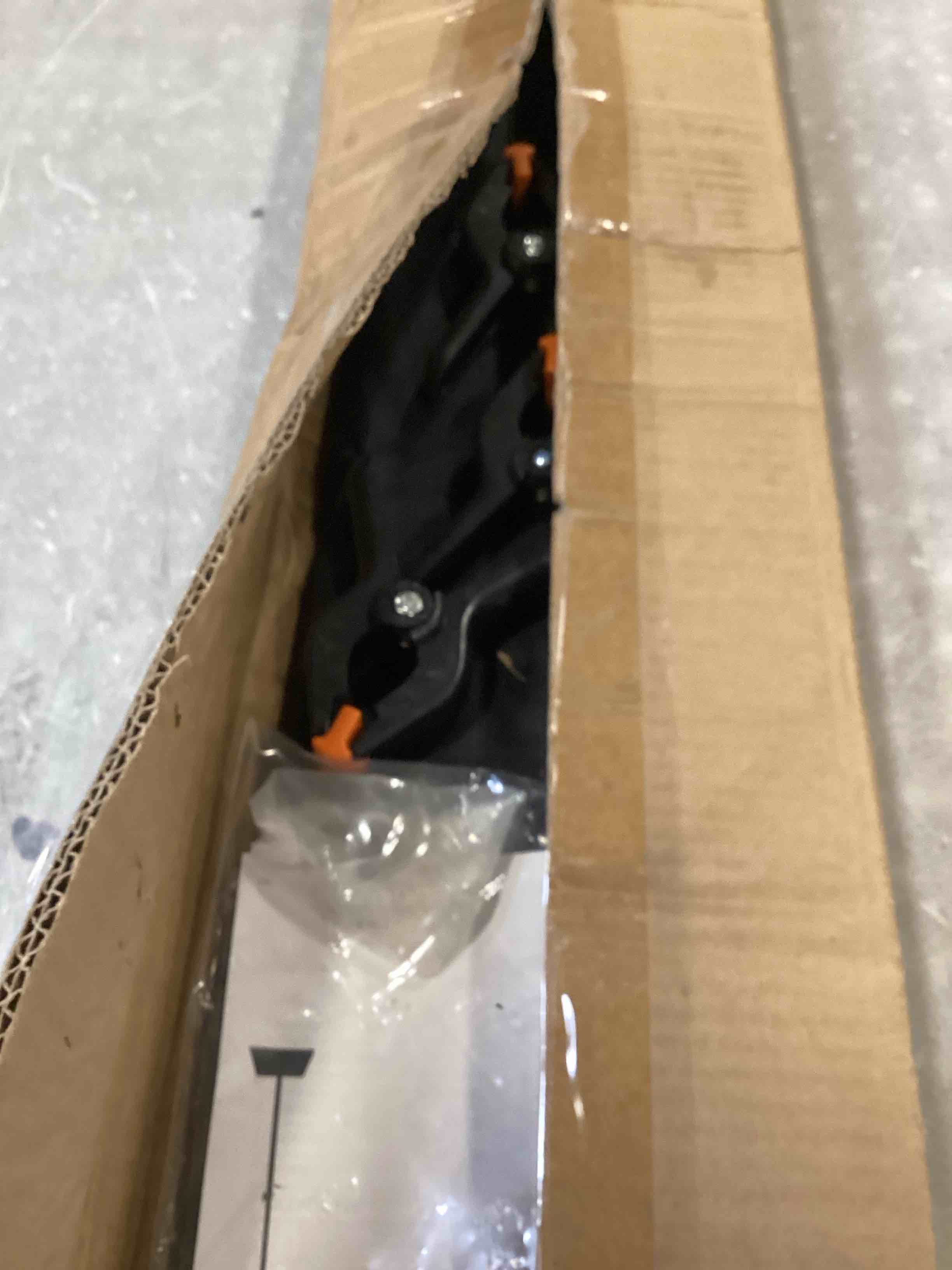 https://s3.amazonaws.com/lotting-images-prod/bidfta/BLU6492429_1720640802649.jpeg