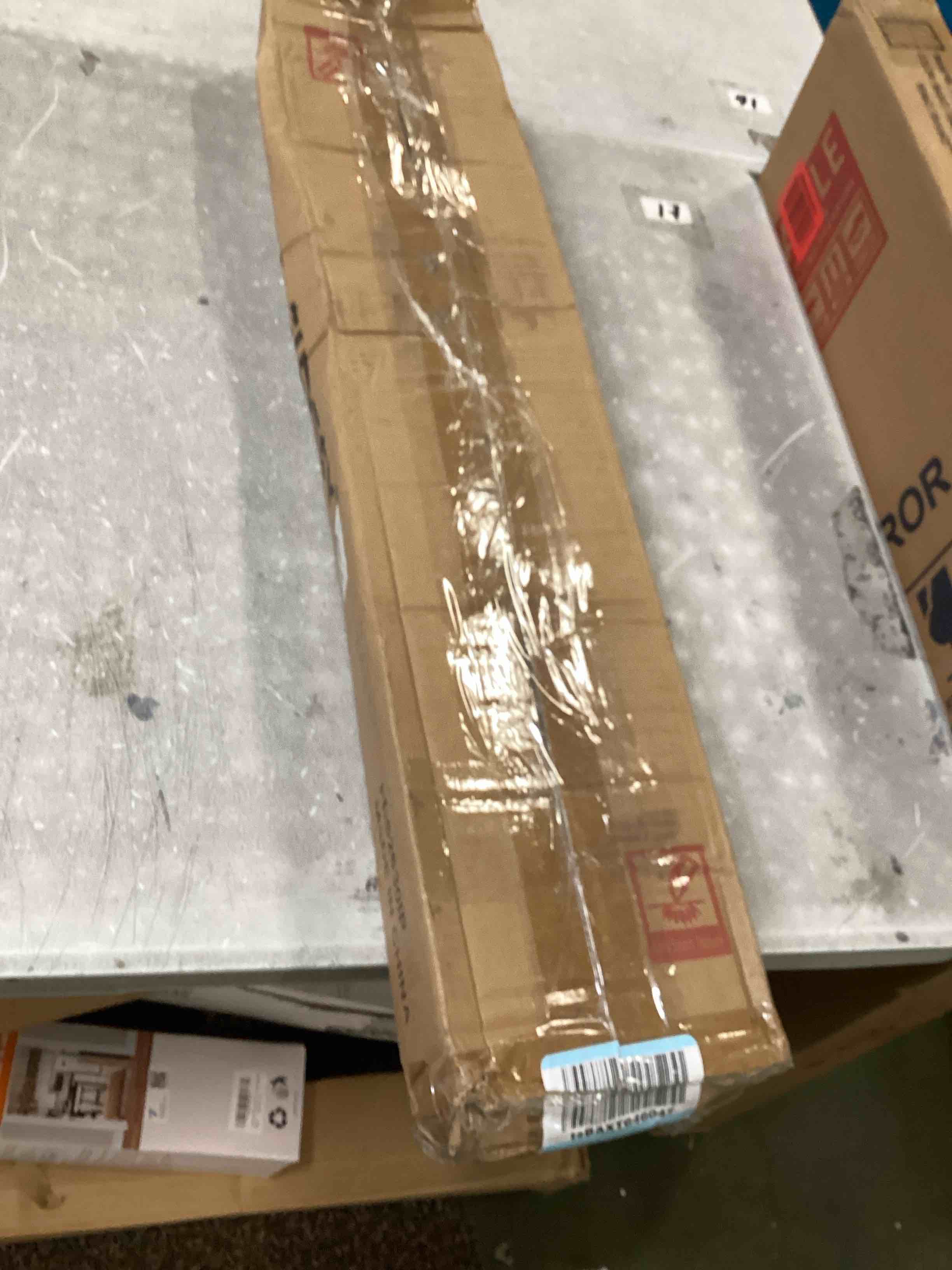 https://s3.amazonaws.com/lotting-images-prod/bidfta/BLU6492429_1720640825809.jpeg