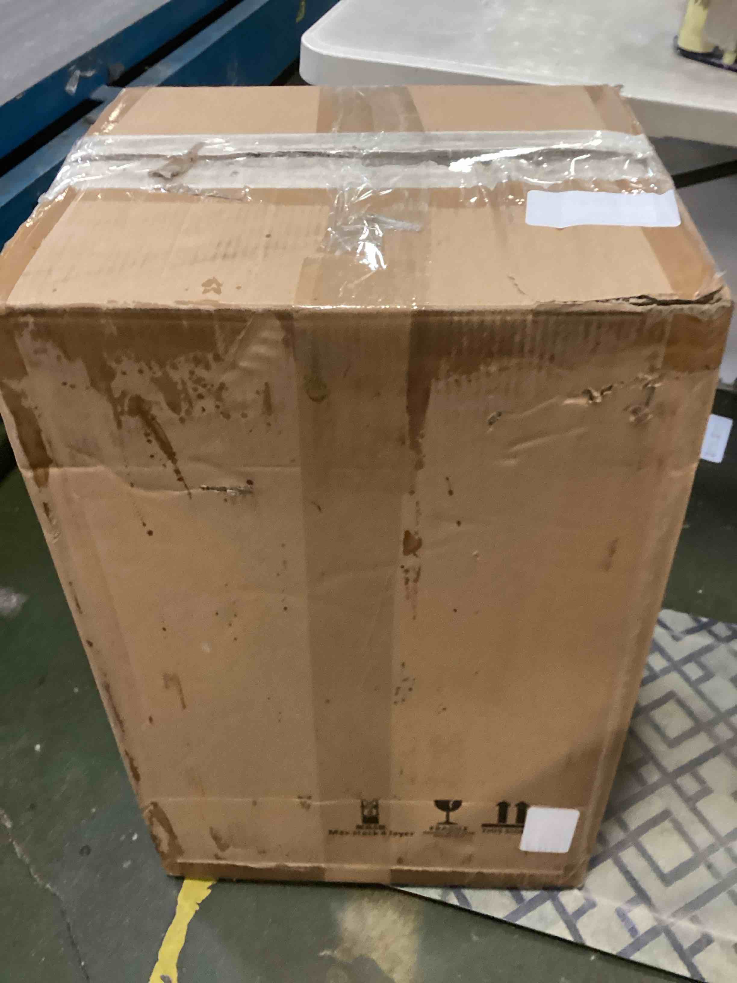 https://s3.amazonaws.com/lotting-images-prod/bidfta/BLU6494458_1719512714209.jpeg