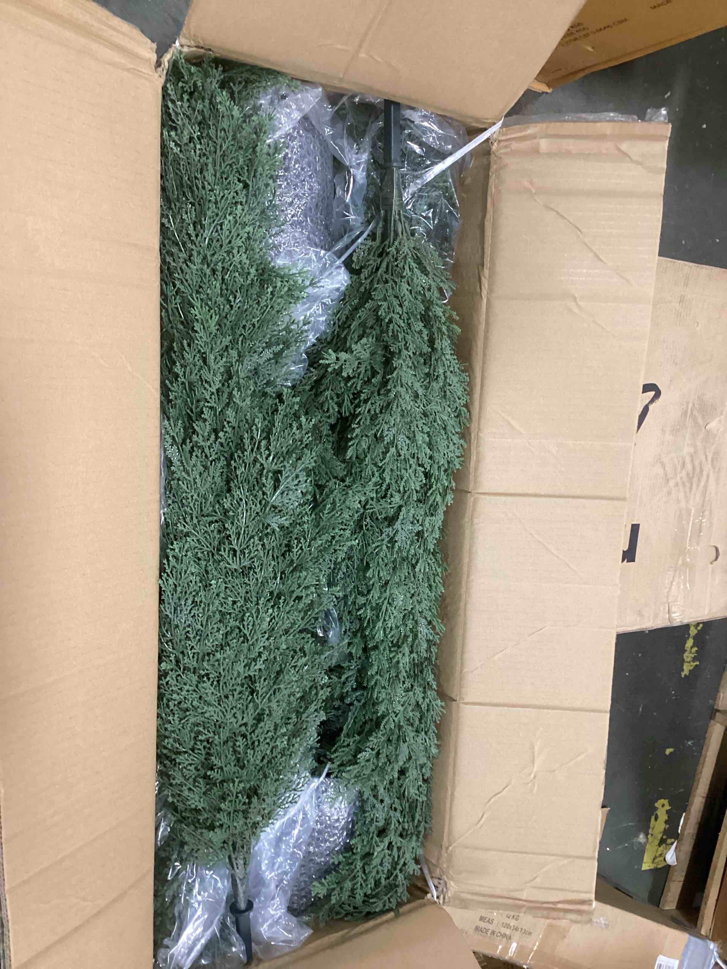 https://s3.amazonaws.com/lotting-images-prod/bidfta/BLU6494598_1719544696066.jpeg