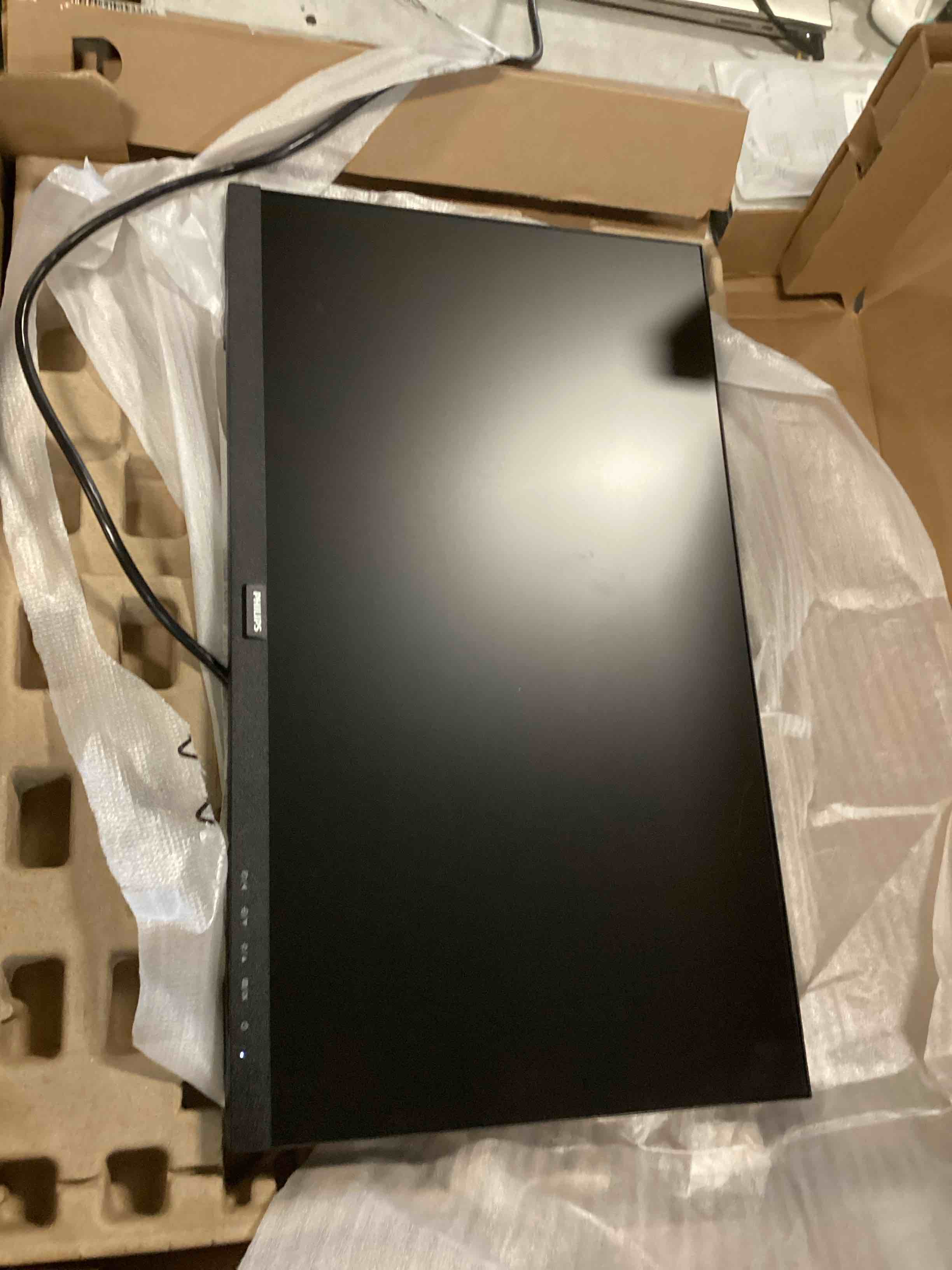 https://s3.amazonaws.com/lotting-images-prod/bidfta/BLU6494638_1719581460014.jpeg
