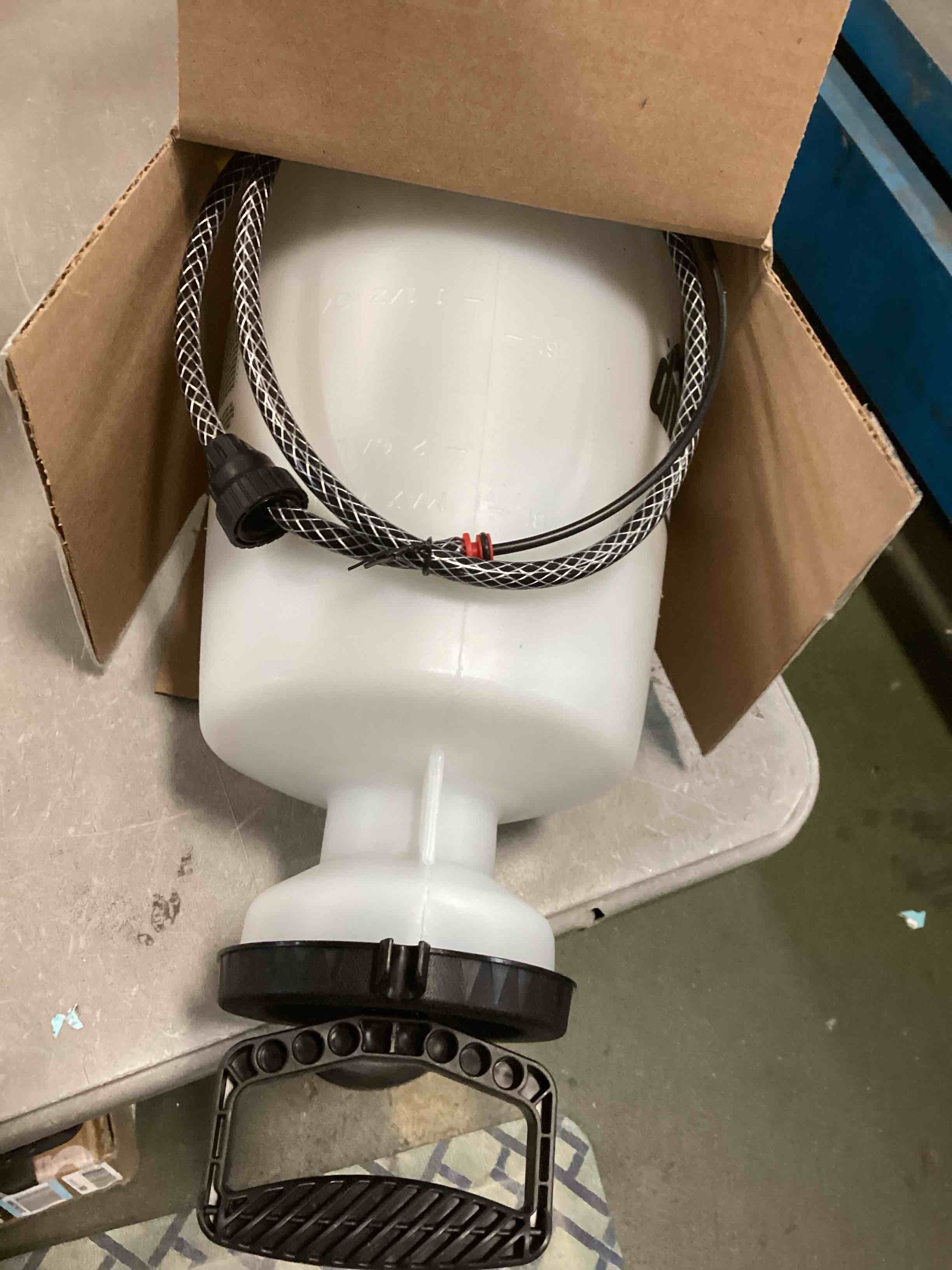 https://s3.amazonaws.com/lotting-images-prod/bidfta/BLU6494802_1719588587466.jpeg