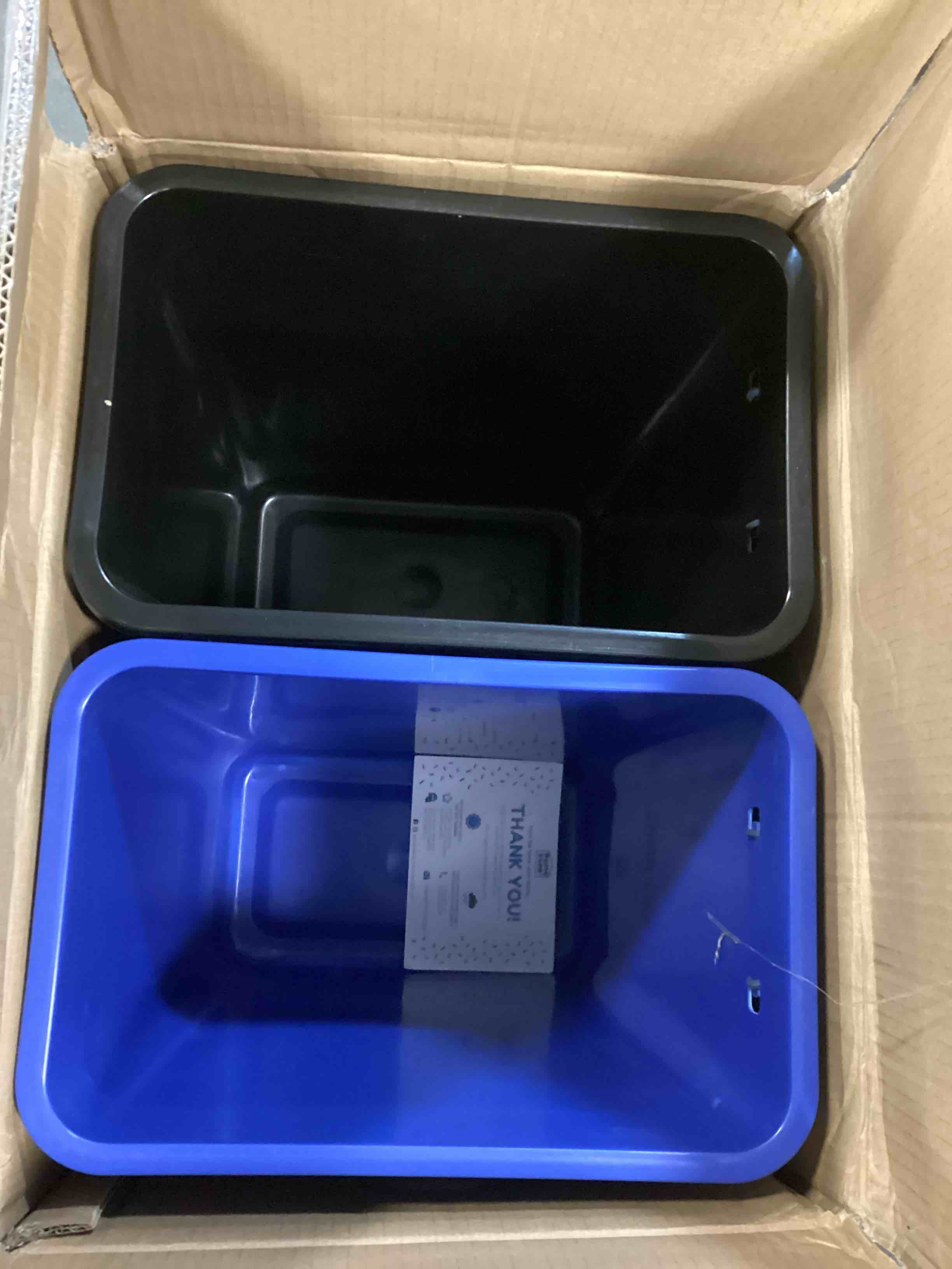 https://s3.amazonaws.com/lotting-images-prod/bidfta/BLU6495058_1719837412873.jpeg