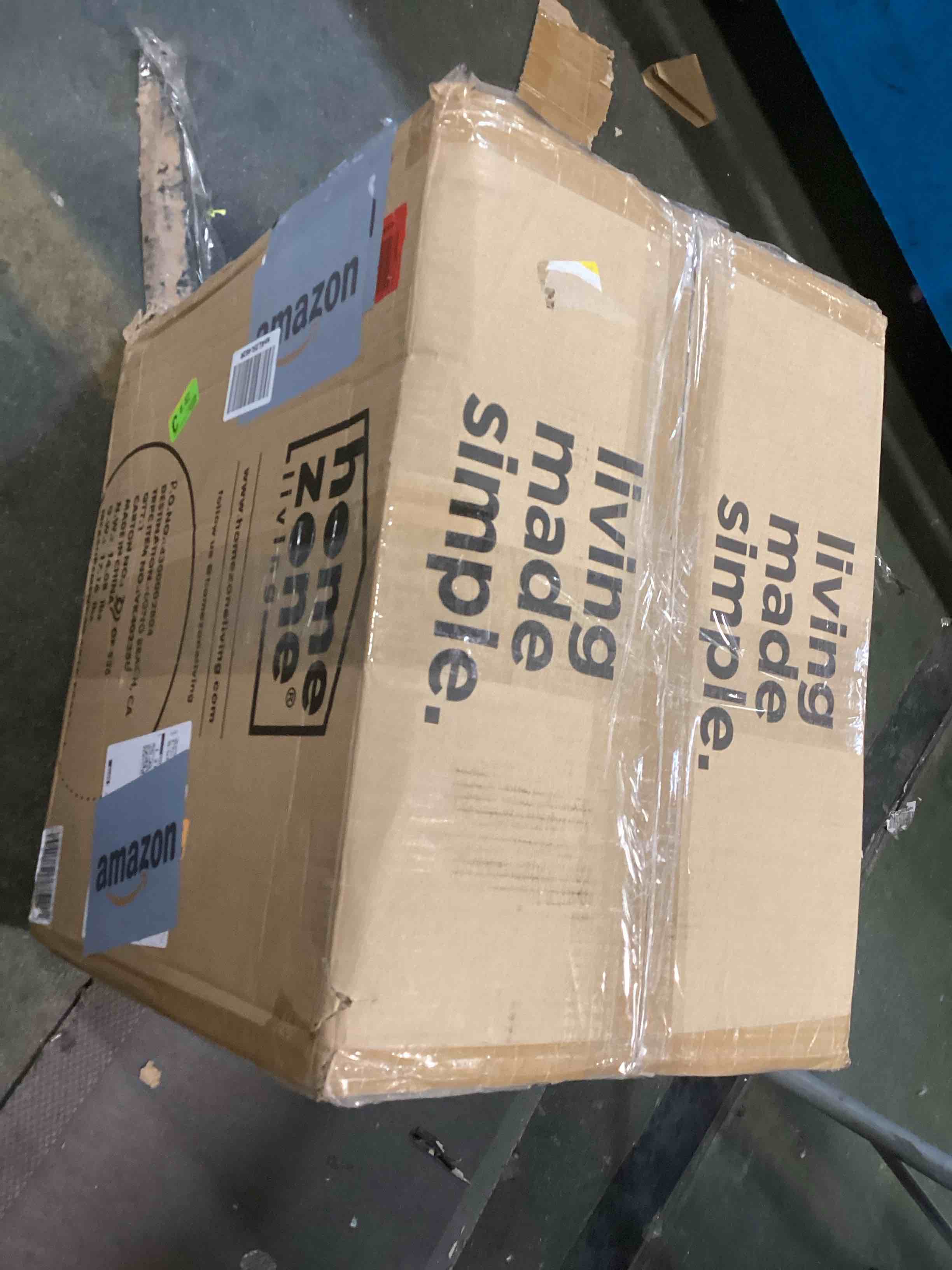 https://s3.amazonaws.com/lotting-images-prod/bidfta/BLU6495058_1719837433238.jpeg