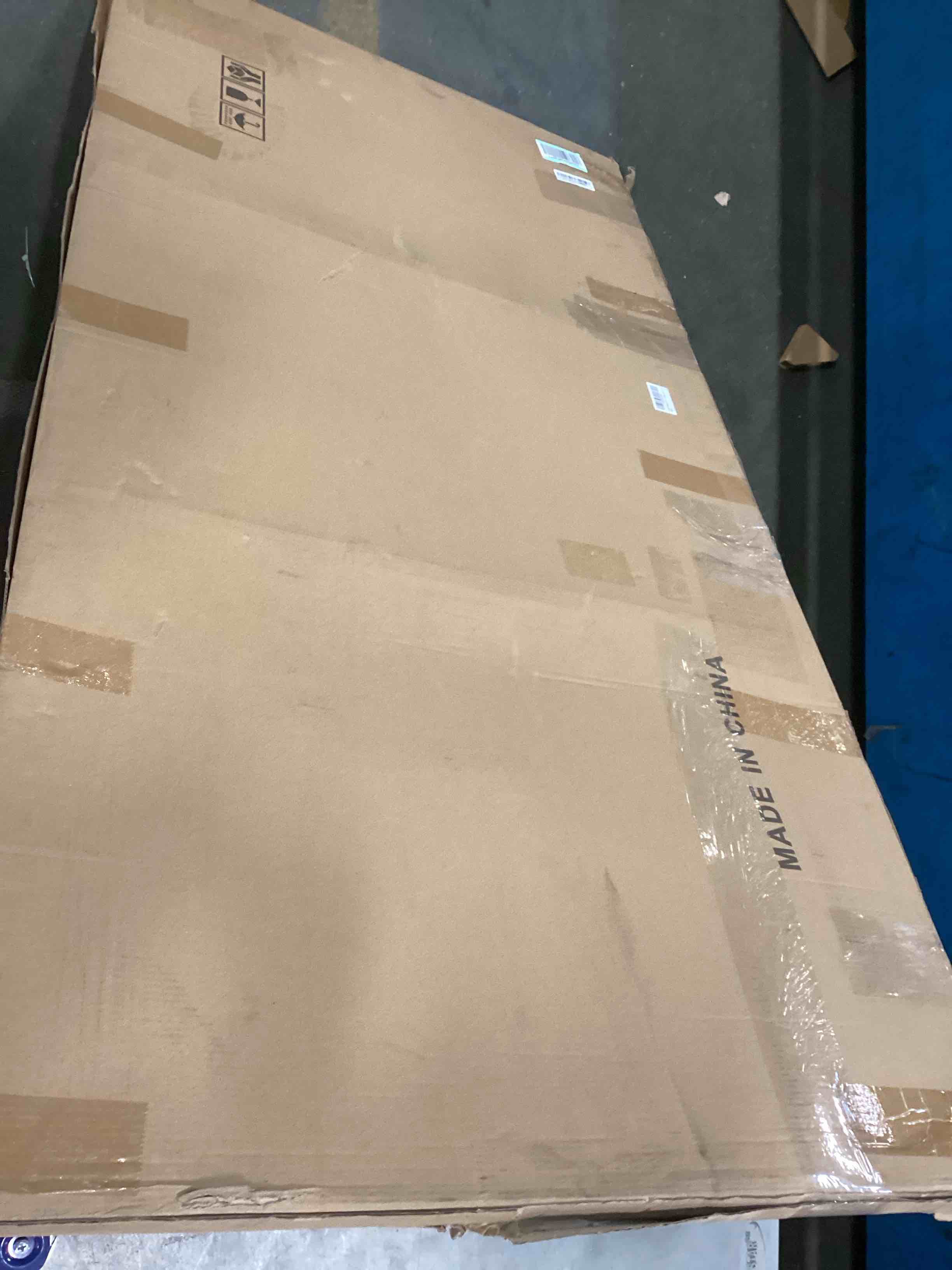 https://s3.amazonaws.com/lotting-images-prod/bidfta/BLU6495065_1719838144566.jpeg