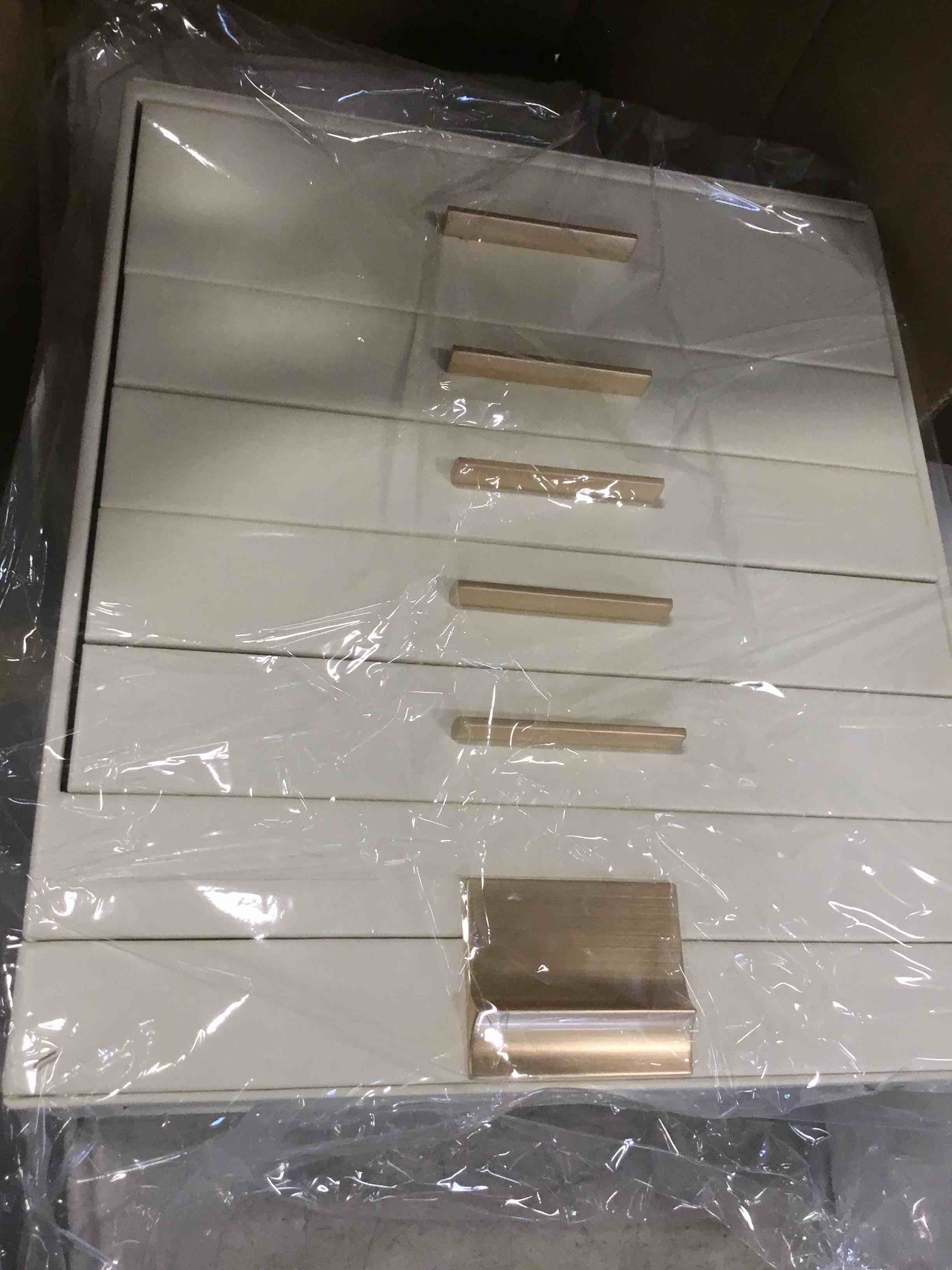 https://s3.amazonaws.com/lotting-images-prod/bidfta/BLU6495356_1719927625112.jpeg