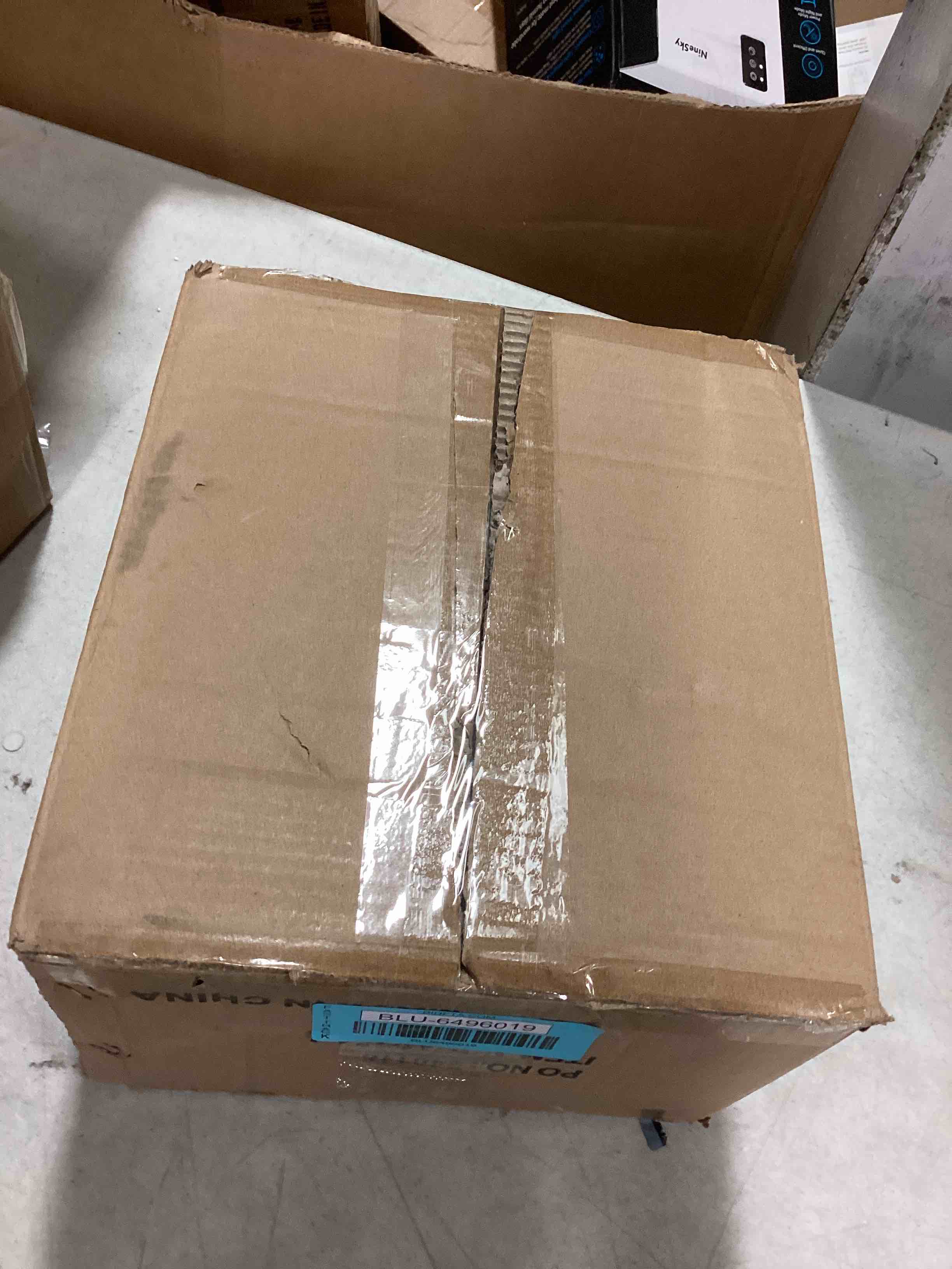 https://s3.amazonaws.com/lotting-images-prod/bidfta/BLU6496019_1719599237173.jpeg