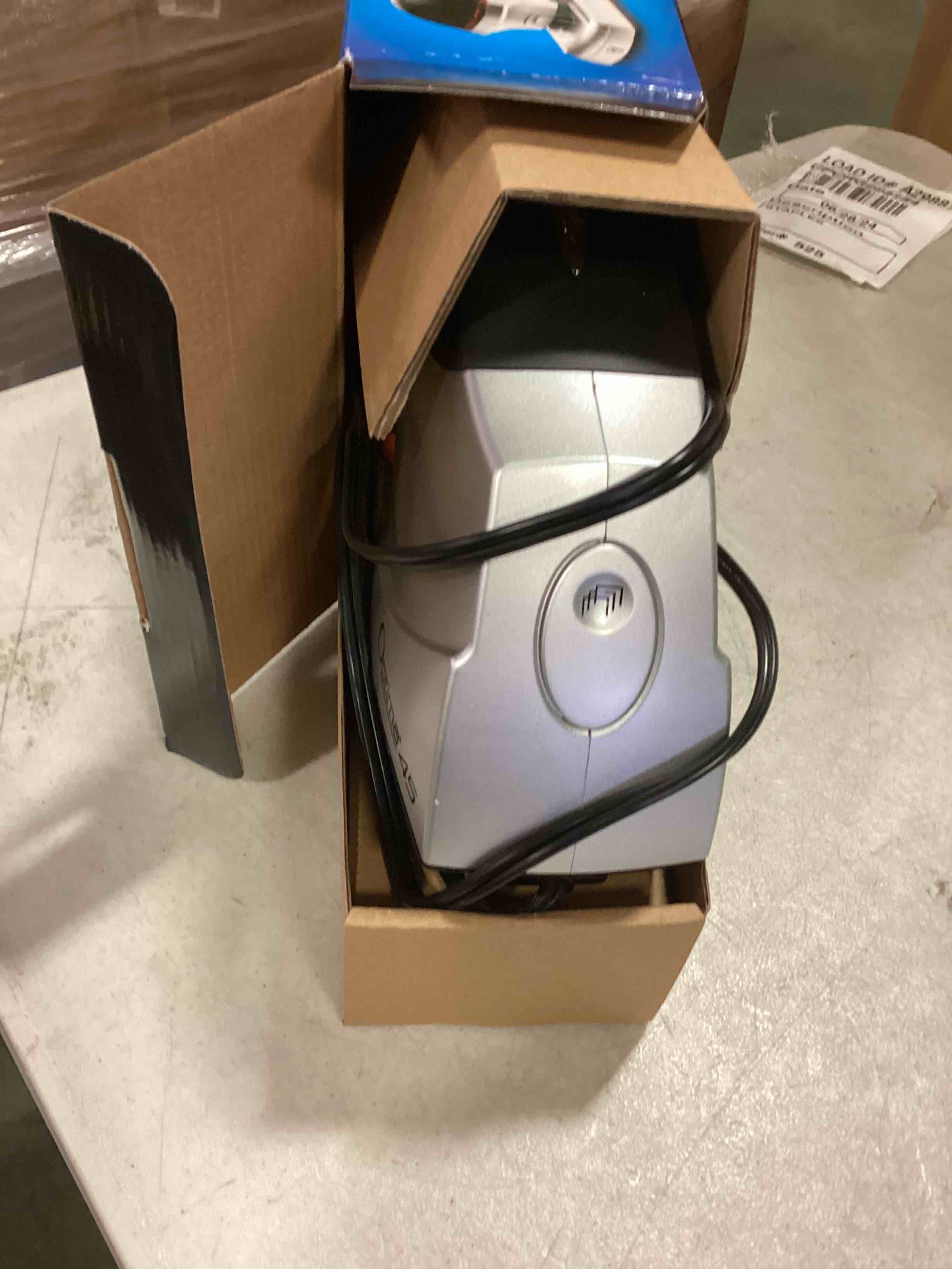 https://s3.amazonaws.com/lotting-images-prod/bidfta/BLU6496070_1719605582599.jpeg