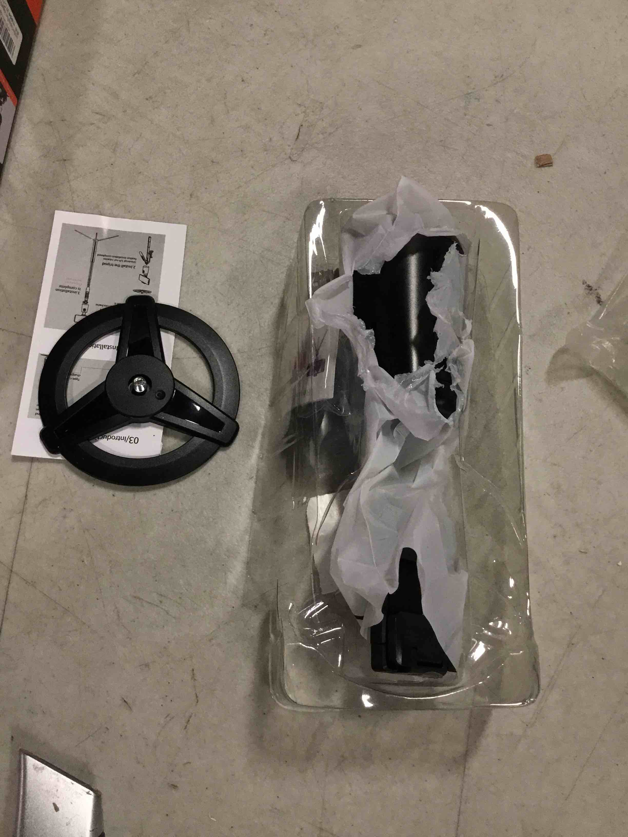 https://s3.amazonaws.com/lotting-images-prod/bidfta/BLU6496526_1719942550762.jpeg