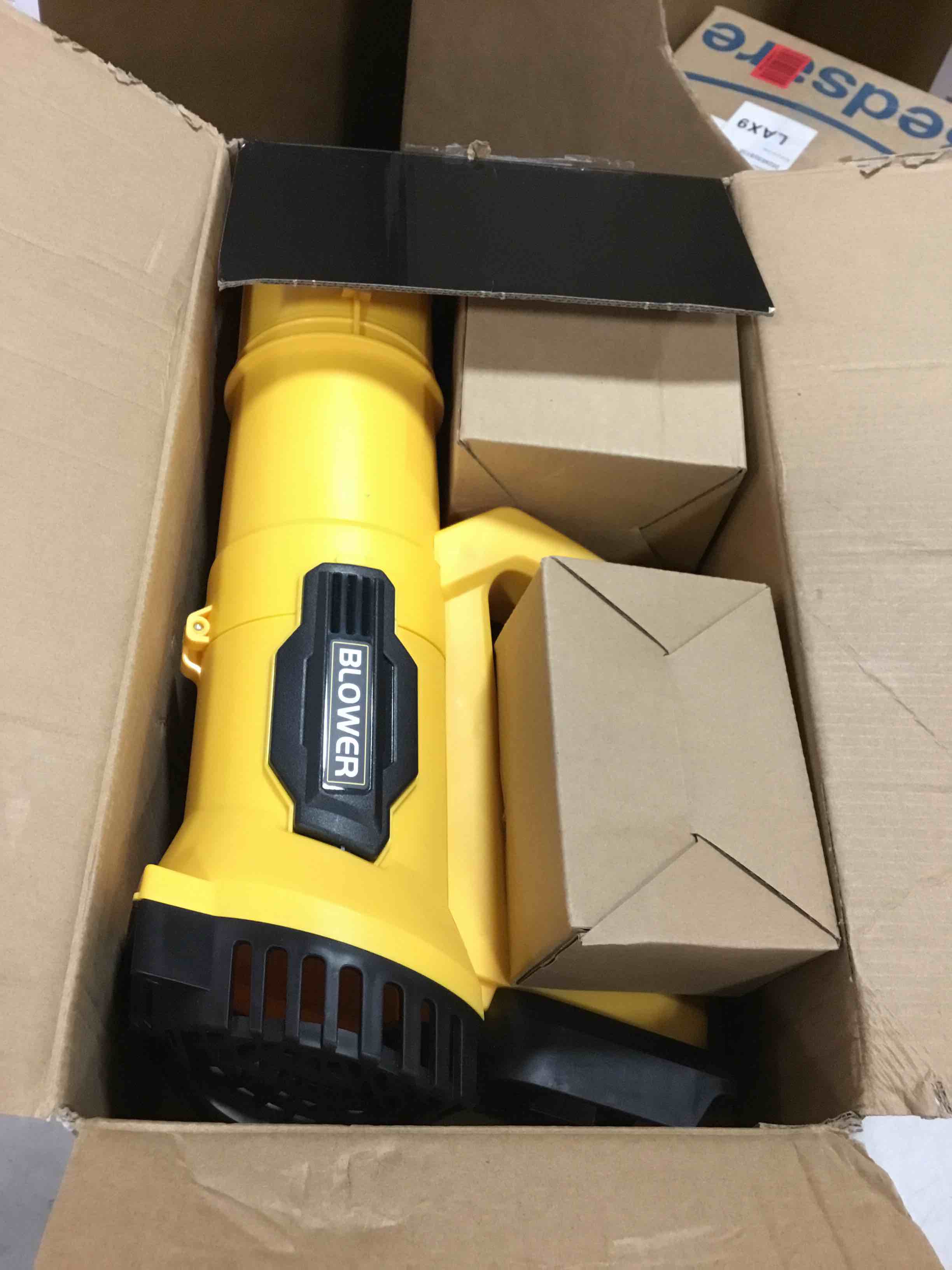 https://s3.amazonaws.com/lotting-images-prod/bidfta/BLU6496880_1720035850192.jpeg