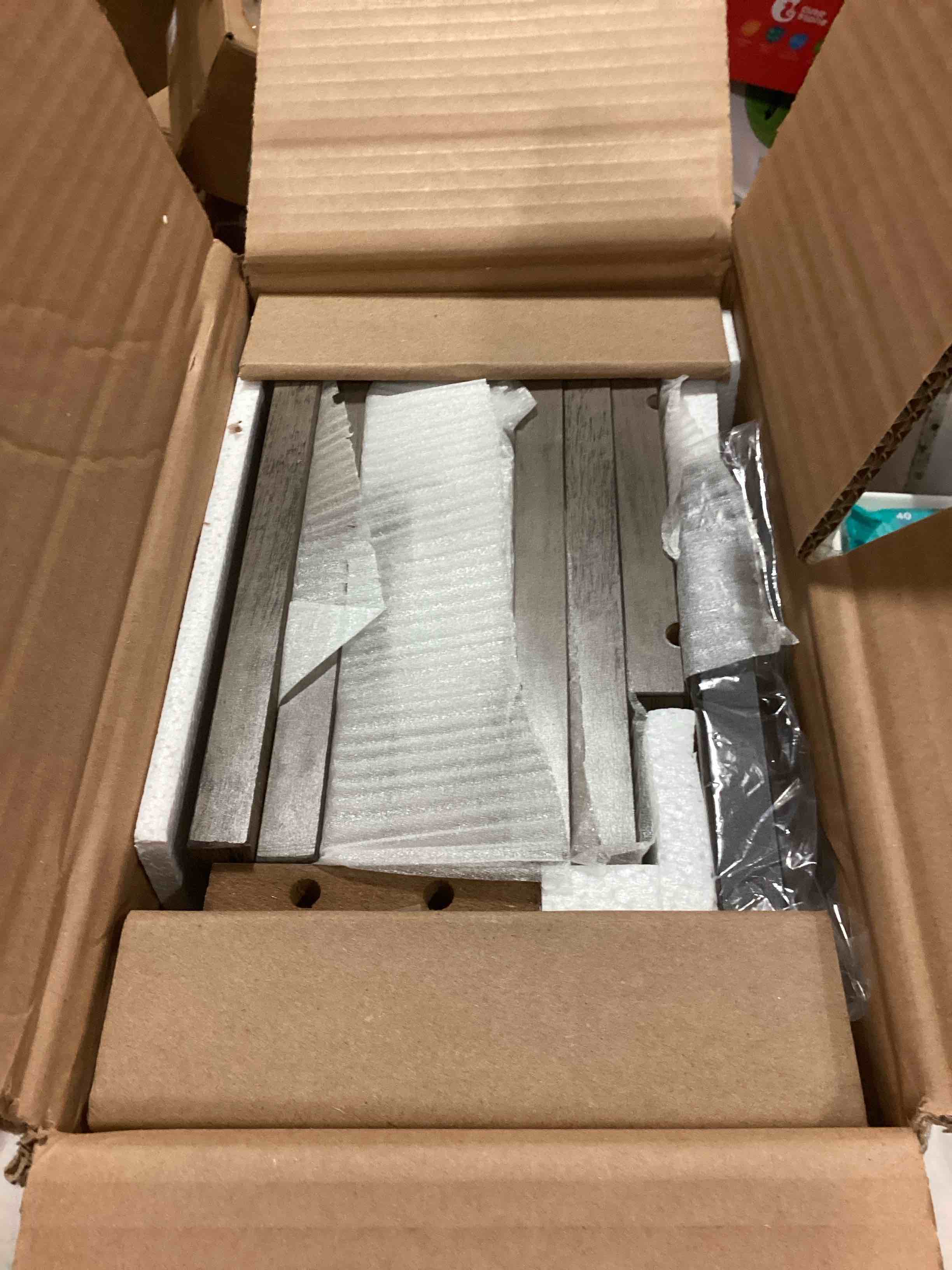 https://s3.amazonaws.com/lotting-images-prod/bidfta/BLU6496919_1720182485036.jpeg