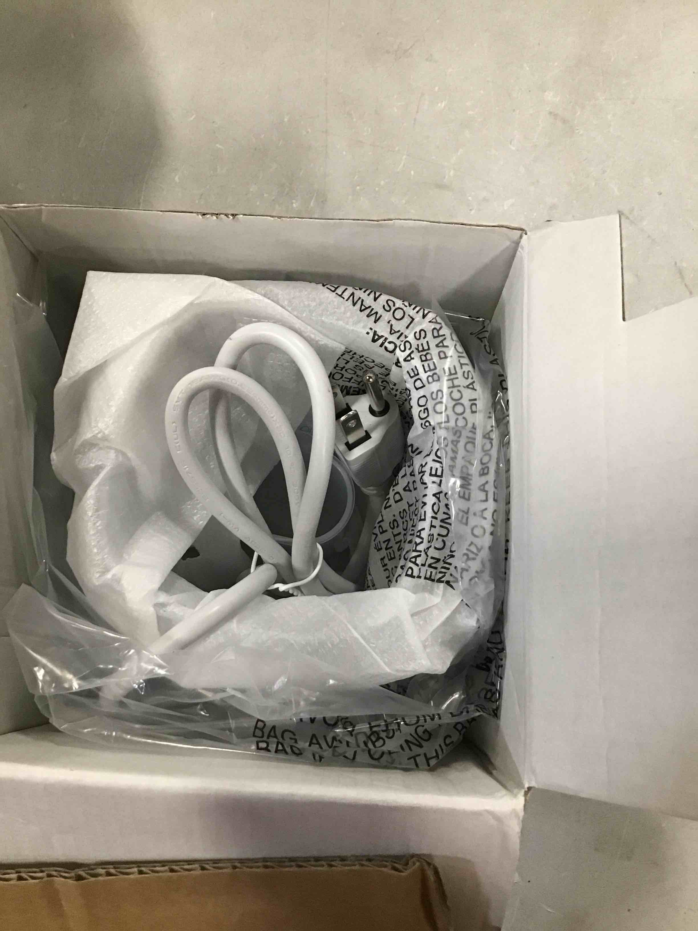 https://s3.amazonaws.com/lotting-images-prod/bidfta/BLU6498870_1719501092502.jpeg