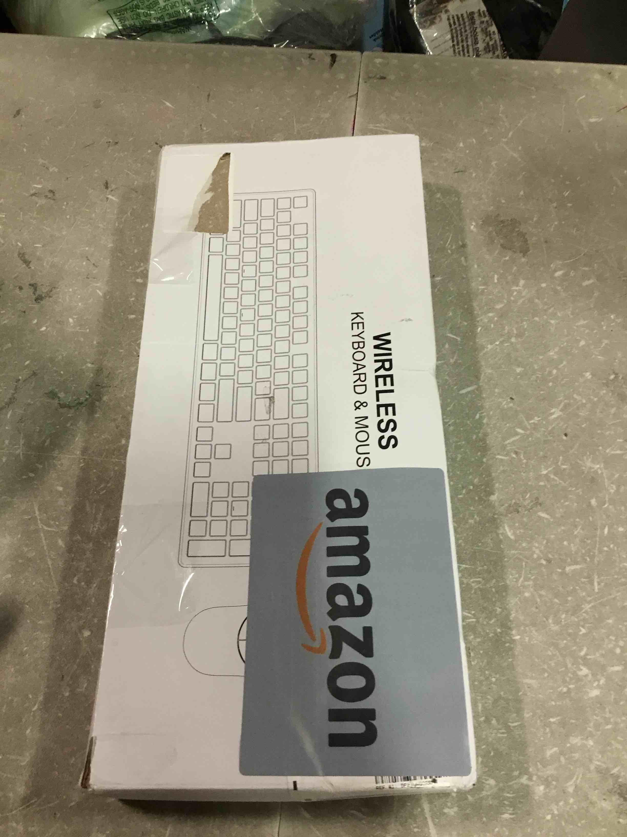 https://s3.amazonaws.com/lotting-images-prod/bidfta/BLU6499632_1720025867473.jpeg