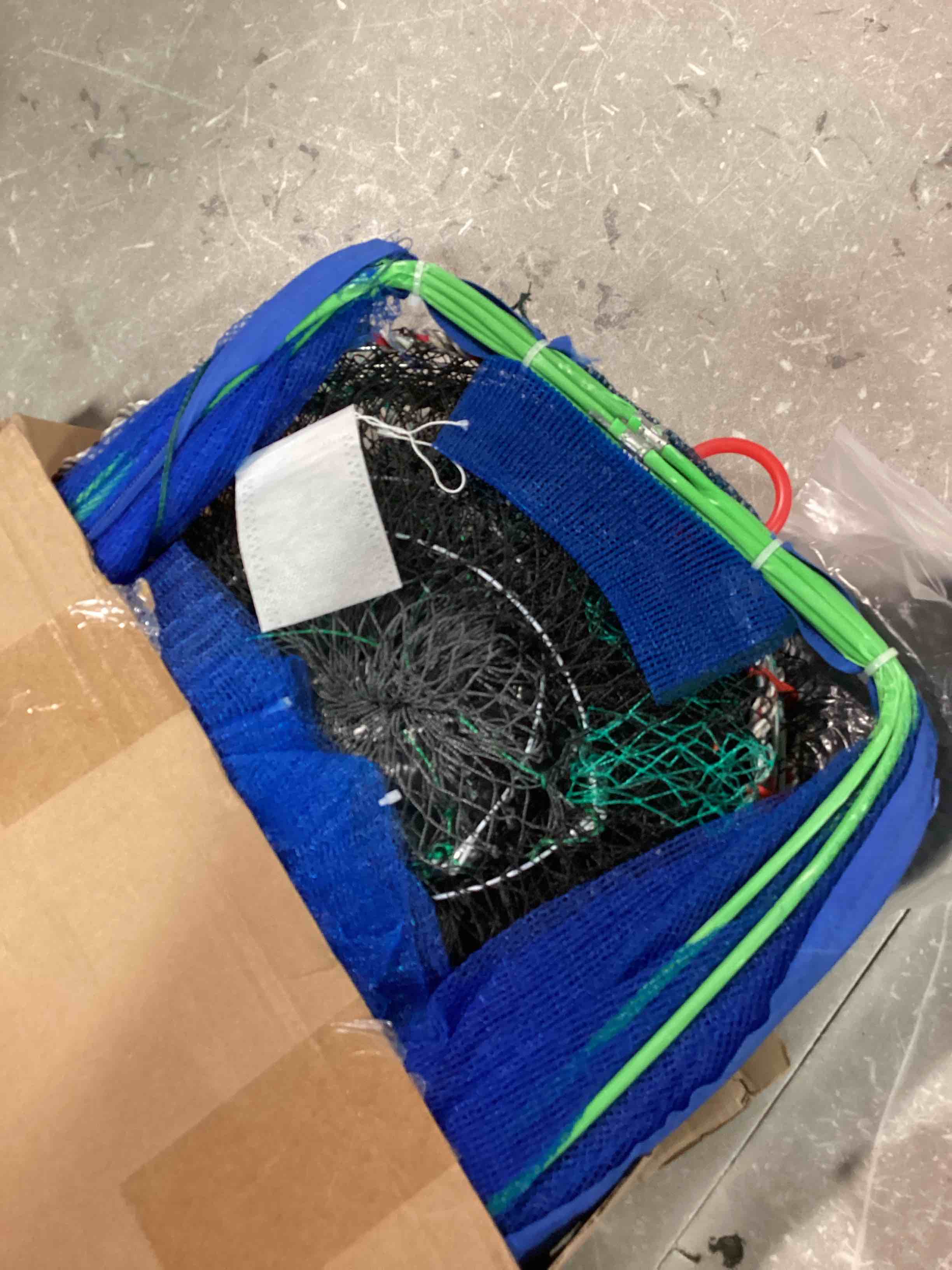https://s3.amazonaws.com/lotting-images-prod/bidfta/BLU6499762_1720185437348.jpeg